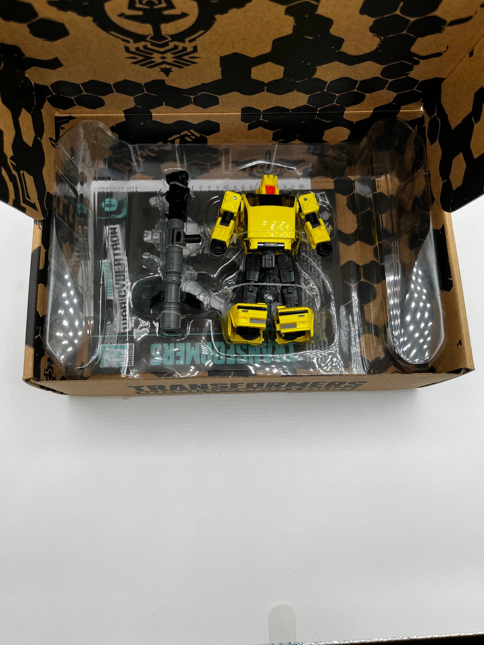 Hasbro Transformers Generations Selects Deluxe WFC-GS13 HUBCAP FRENLY BRICKS - Open 7 Days