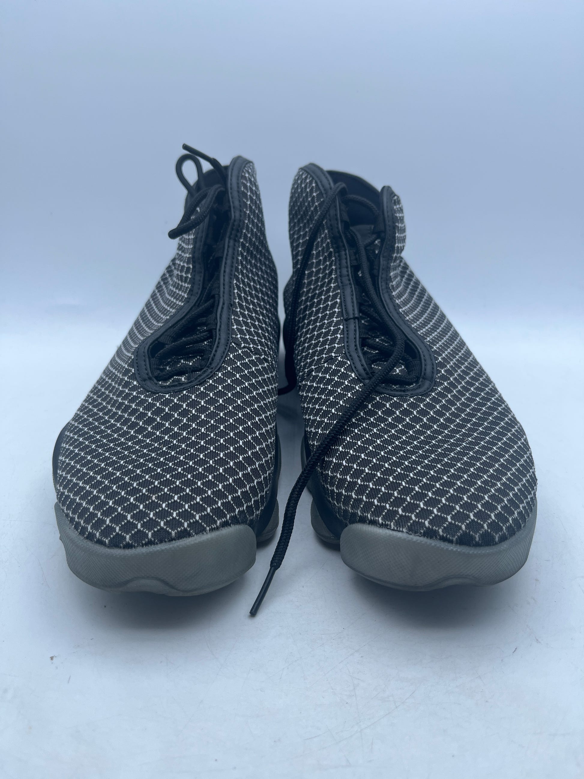 AIR JORDAN HORIZON BLACK AND WHITE 823581-010, Men's Size 10.5 image 2