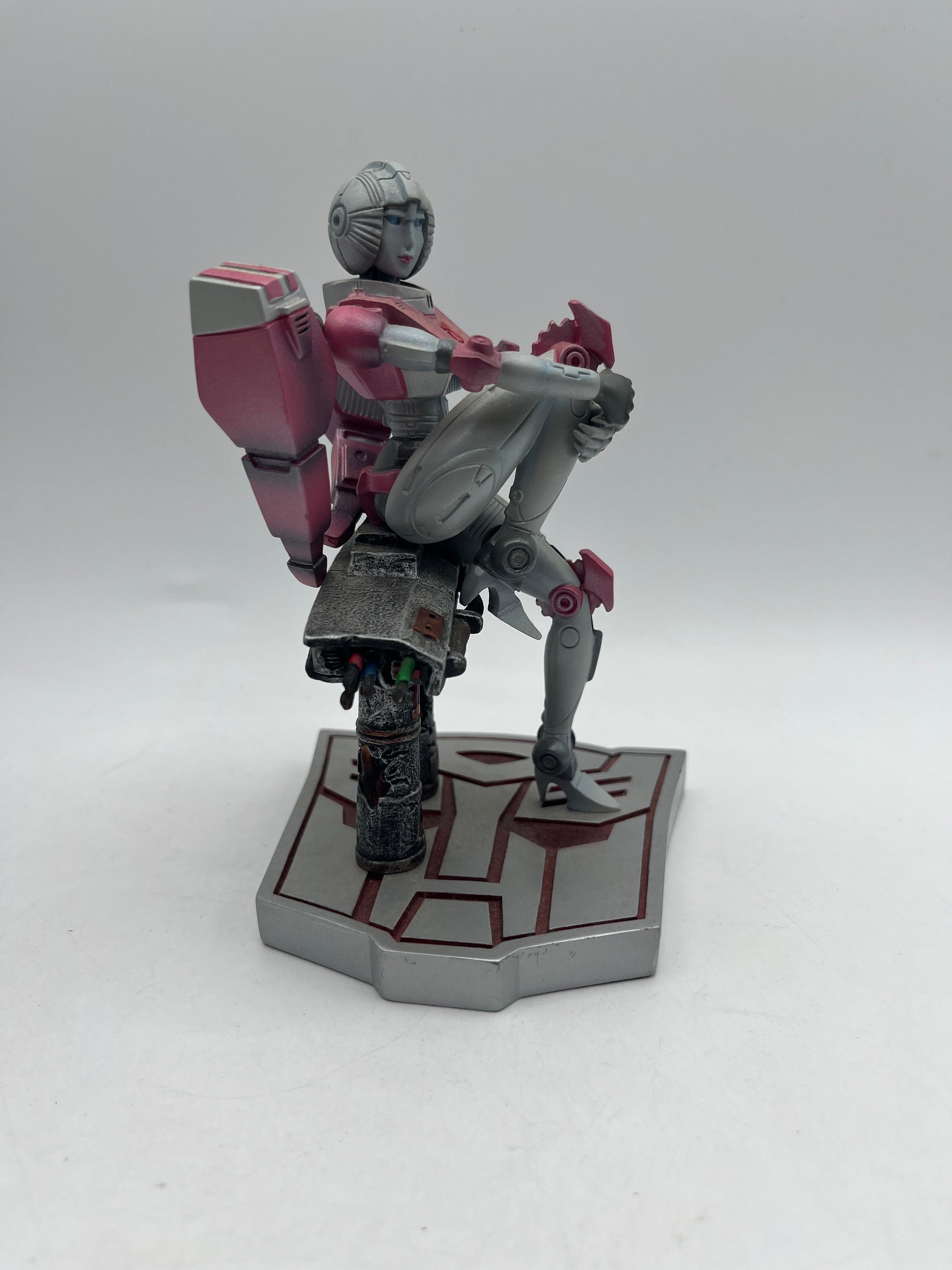 Palisades Toys Transformers Arcee Mini Polystone Statue No. 681/2000 Collectible FRENLY BRICKS - Open 7 Days