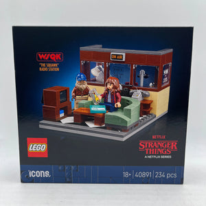 LEGO 40891 Stranger Things: Die WSQK Radio Station GWP EXCL NEW SEALED GWP FRENLY BRICKS - Open 7 Days