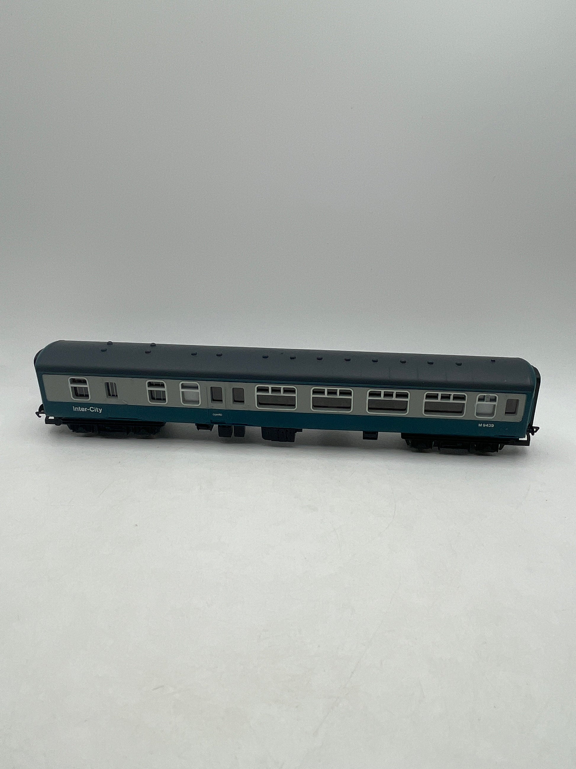 Hornby R751 Class 37 Diesel Locomotive OO Gauge British Rail Blue 37 130 8H22 FRENLY BRICKS - Open 7 Days