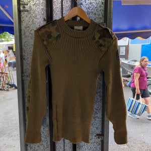 Australian Army / ADF 1993 Howard green & camo jumper Size approx L 85-95s CM battle worn? FRENLY BRICKS - Open 7 Days