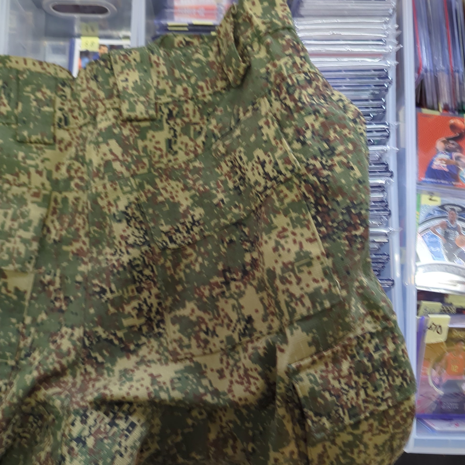 ARMY CAMO GERMAN PANTS see photos FRENLY BRICKS - Open 7 Days