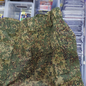 ARMY CAMO GERMAN PANTS see photos FRENLY BRICKS - Open 7 Days