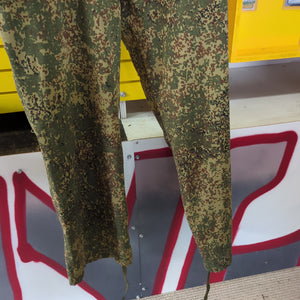 ARMY CAMO GERMAN PANTS see photos FRENLY BRICKS - Open 7 Days