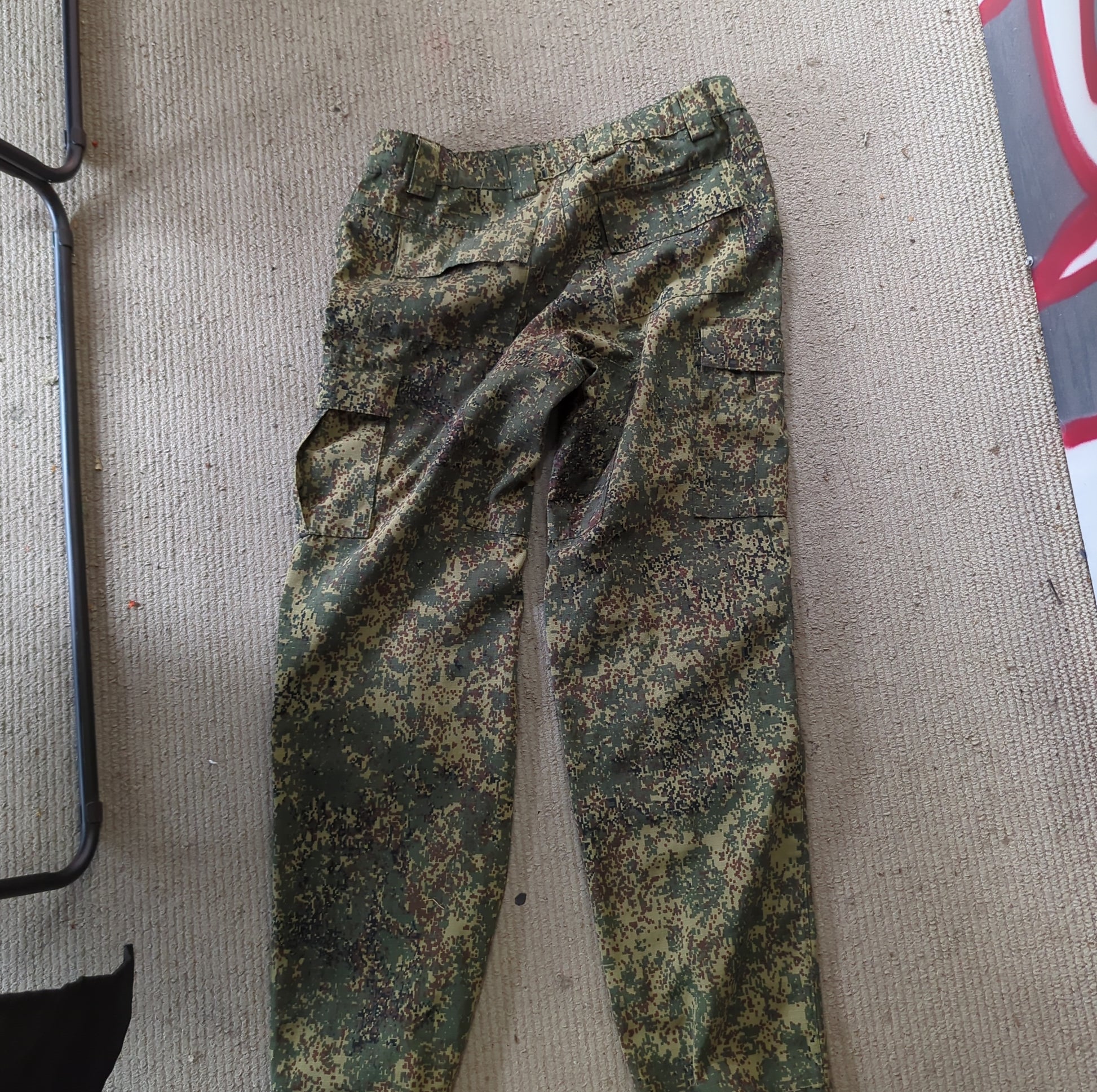 ARMY CAMO GERMAN PANTS see photos FRENLY BRICKS - Open 7 Days