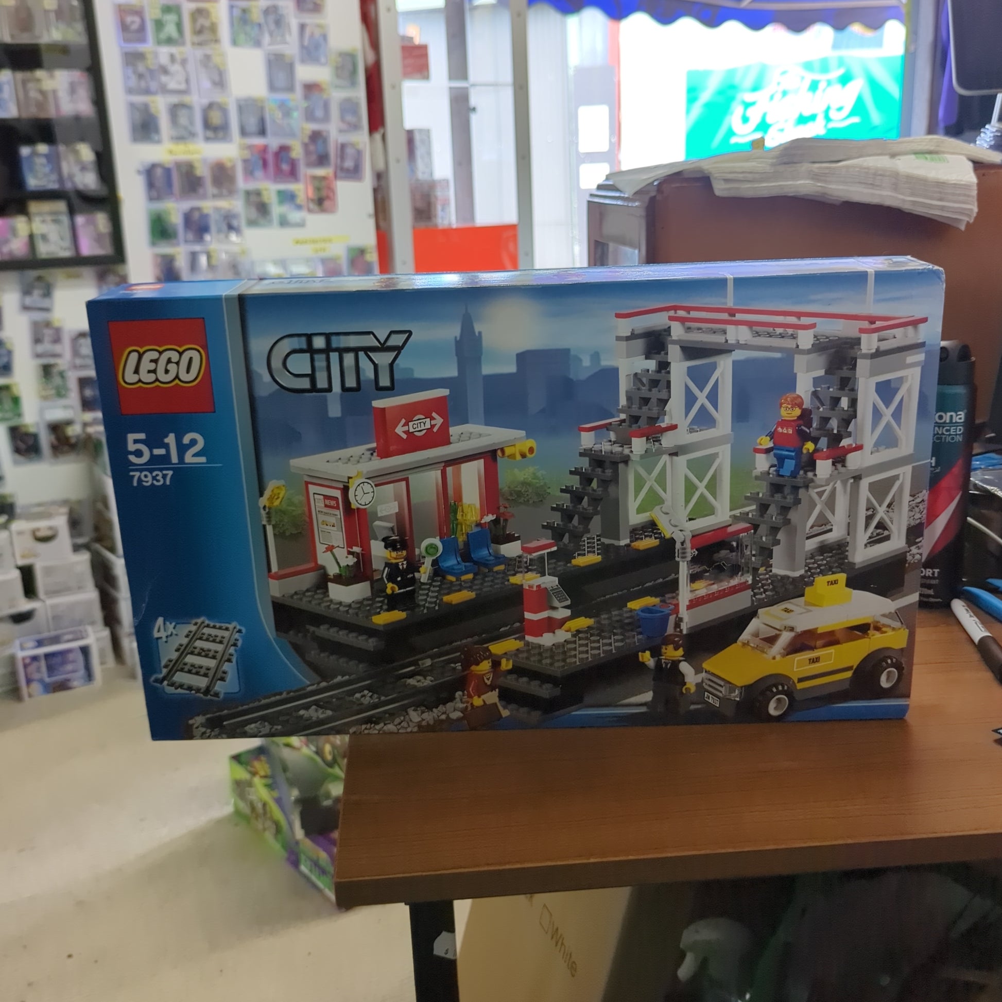 LEGO Train Station (7937) BNIB RARE FRENLY BRICKS - Open 7 Days