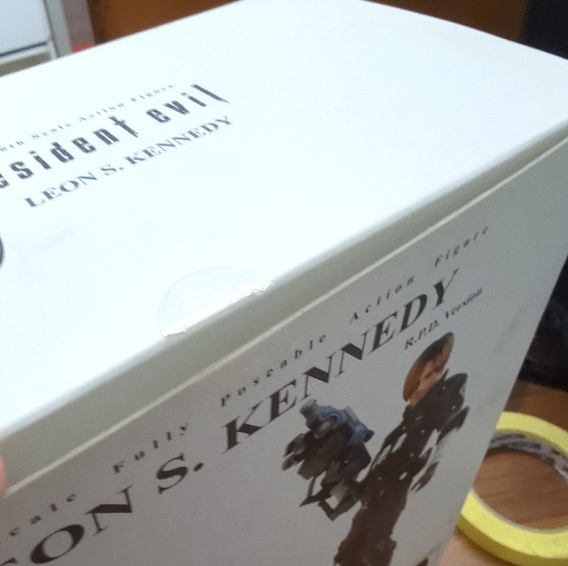 Resident Evil 4 Hot Toys Leon Kennedy RPD Version 1/6th Scale Action Figure one broken seal FRENLY BRICKS - Open 7 Days