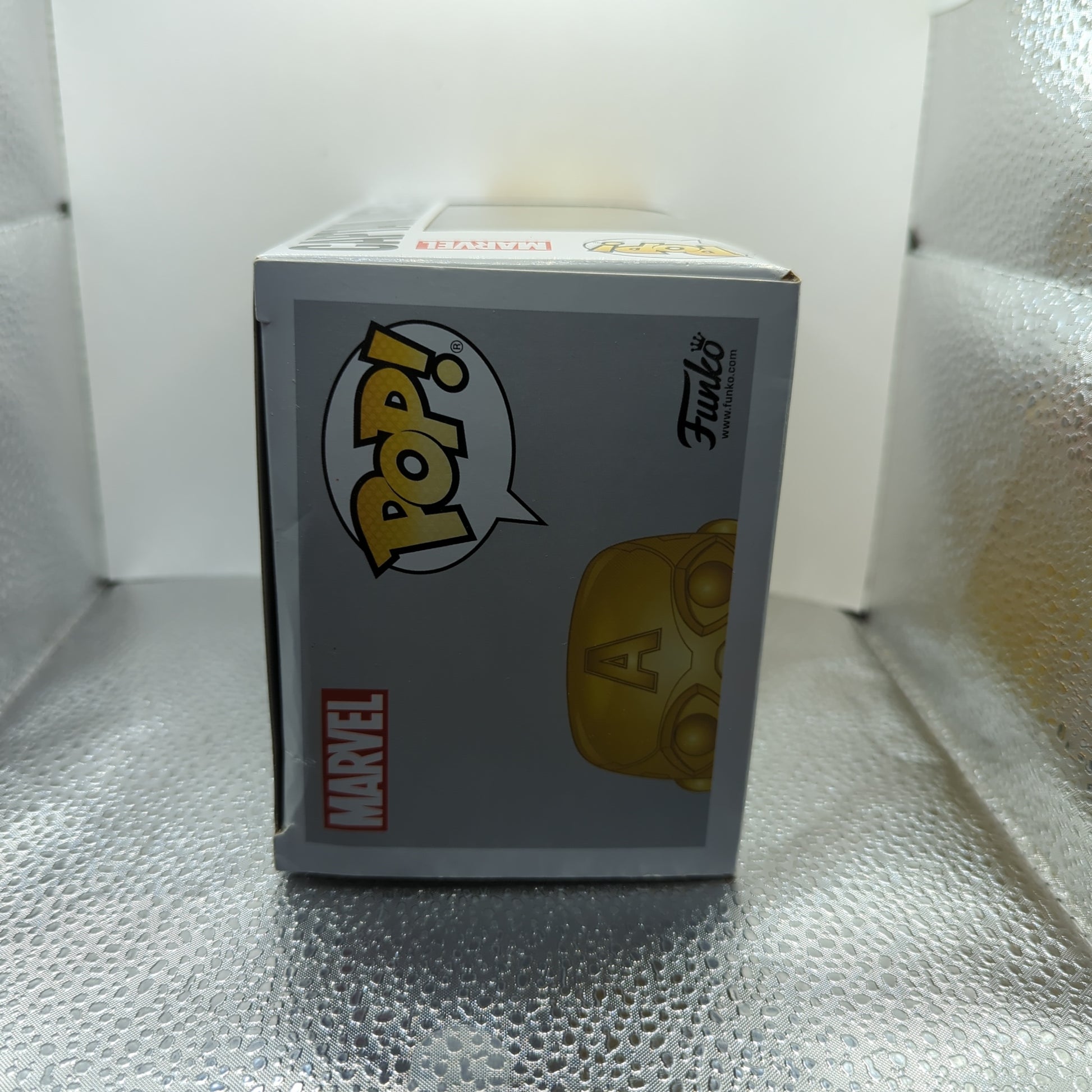 Funko Pop Marvel Studios First 10 Years Captain America Gold Chrome #377 FRENLY BRICKS - Open 7 Days