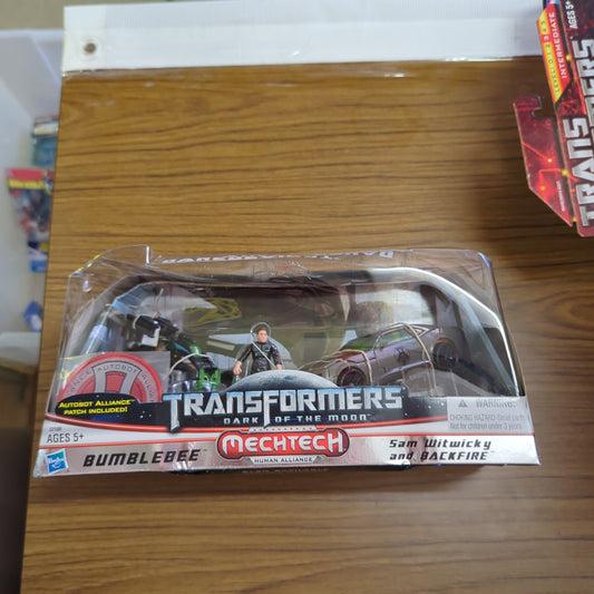 Transformers Dark Of The Moon Kmart Exclusive Bumblebee Witwicky Backfire FRENLY BRICKS - Open 7 Days