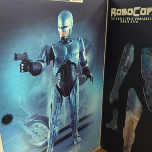 Hot Toys RoboCop Action Figure 12