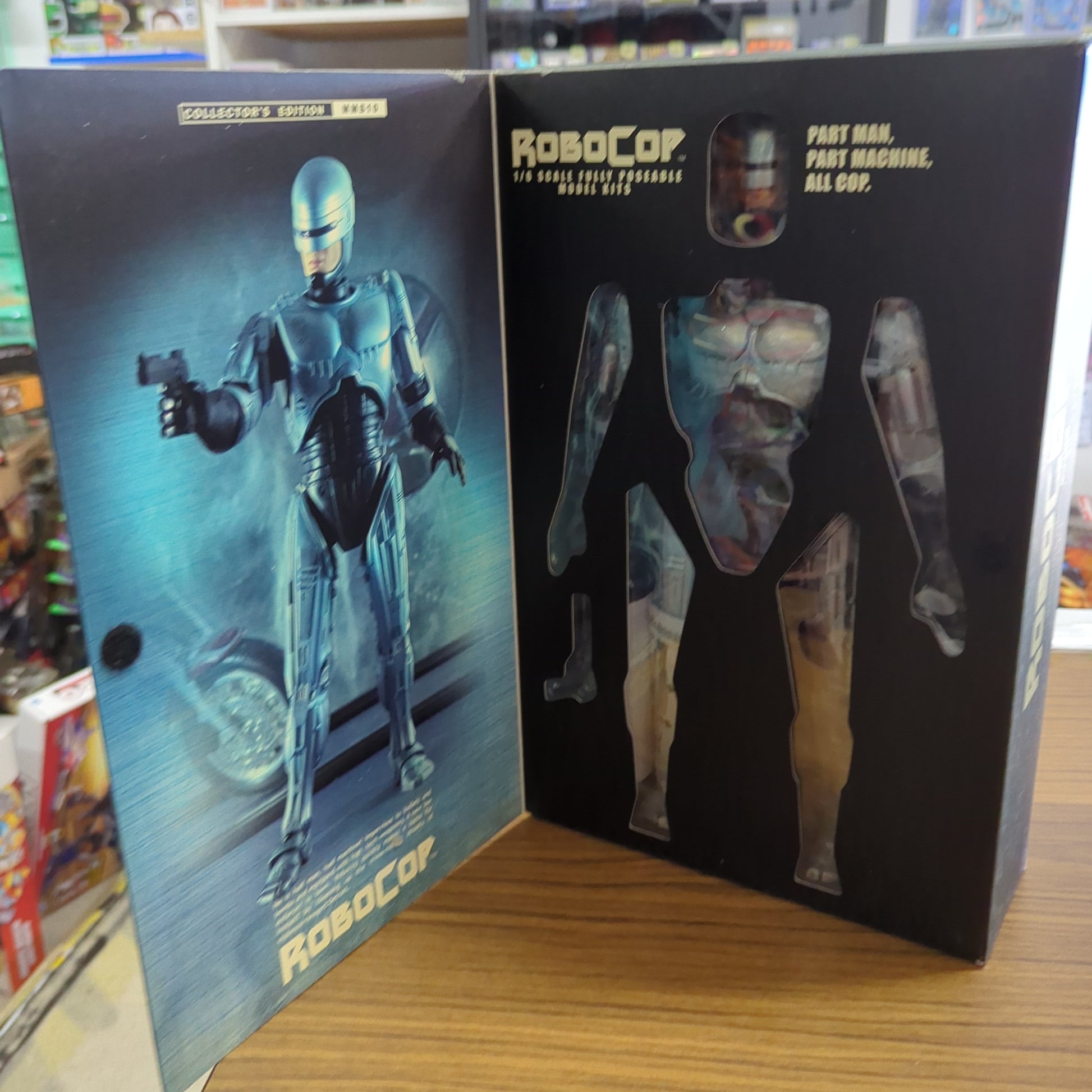 Hot Toys RoboCop Action Figure 12" MMS10  1:6 Scale 2006 BNIB USA Seller FRENLY BRICKS - Open 7 Days