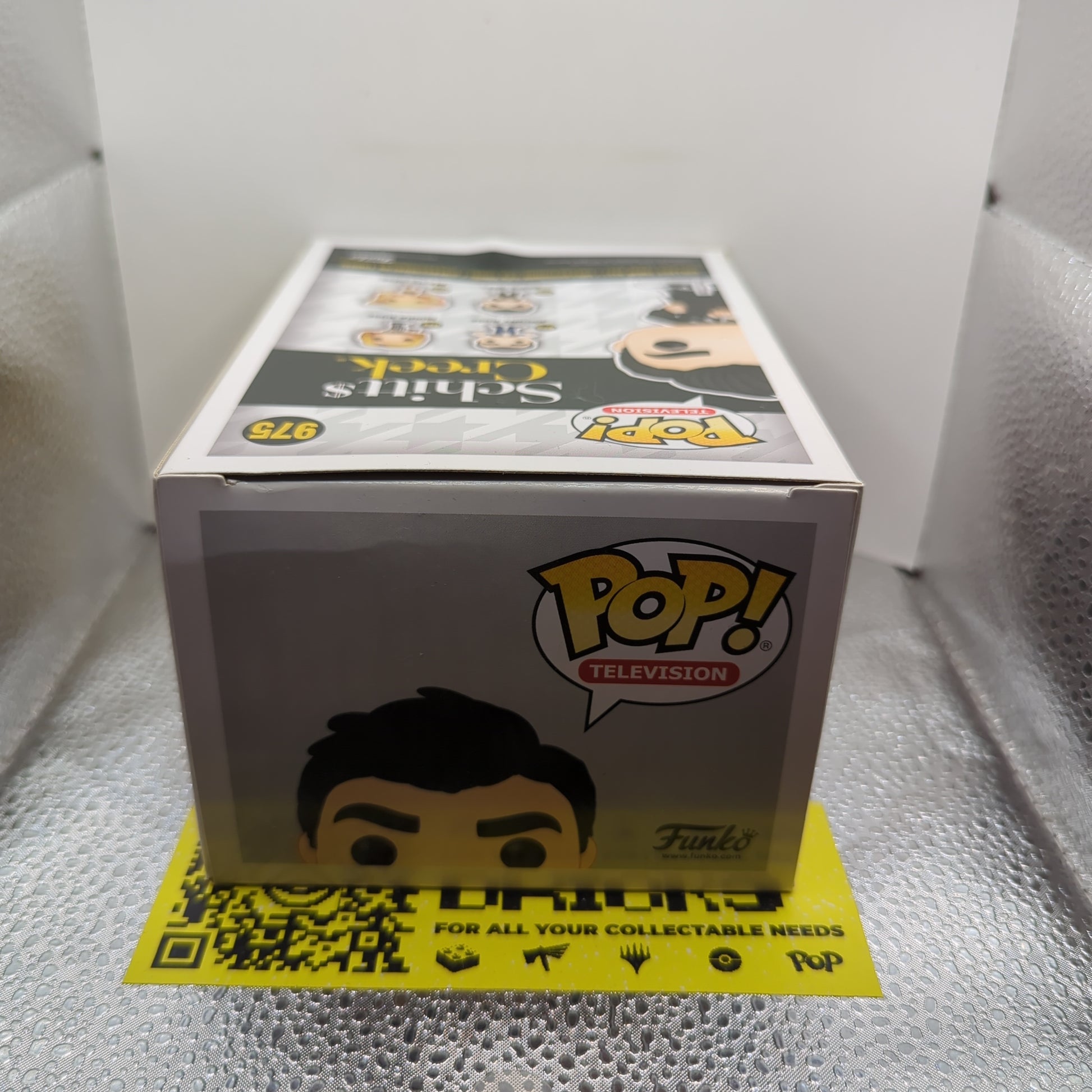 Schitt's Creek - David Rose Pop! Vinyl #975 Funko FRENLY BRICKS - Open 7 Days