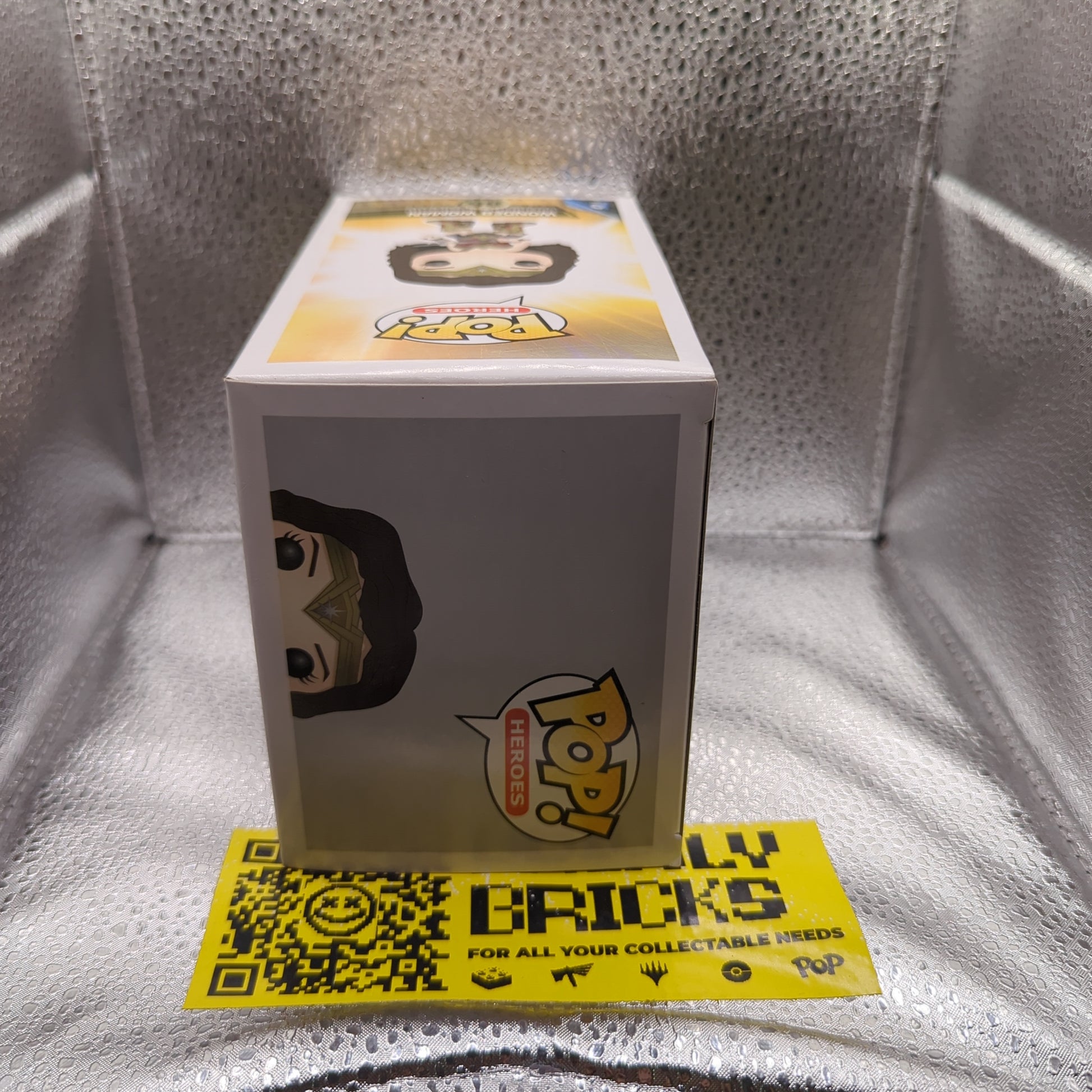 FUNKO - POP VINYL - WONDER WOMAN  - 86 FRENLY BRICKS - Open 7 Days