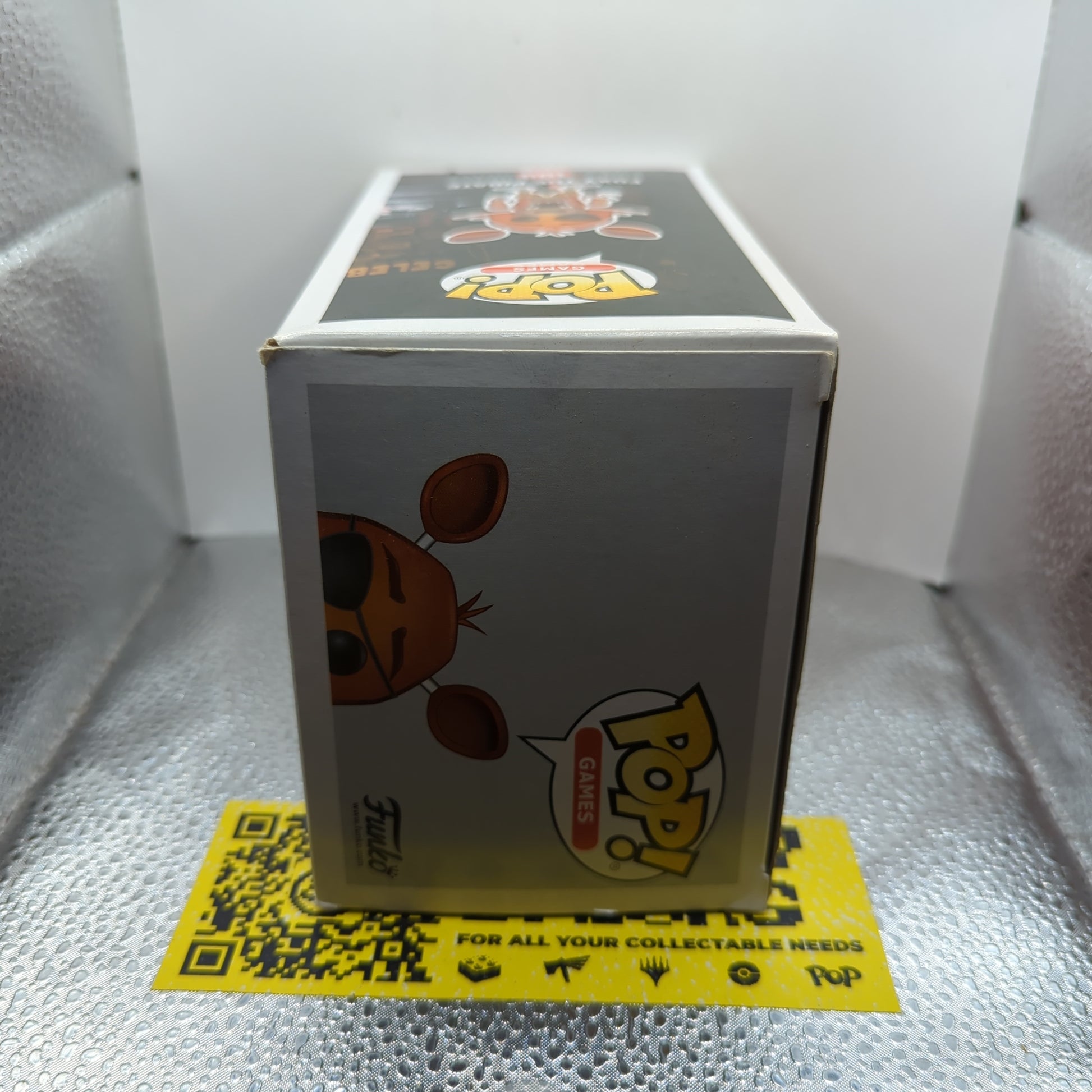 Funko Pop Games FIVE NIGHTS AT FREDDY'S - Foxy the Pirate Glow Exclusive #109 FRENLY BRICKS - Open 7 Days