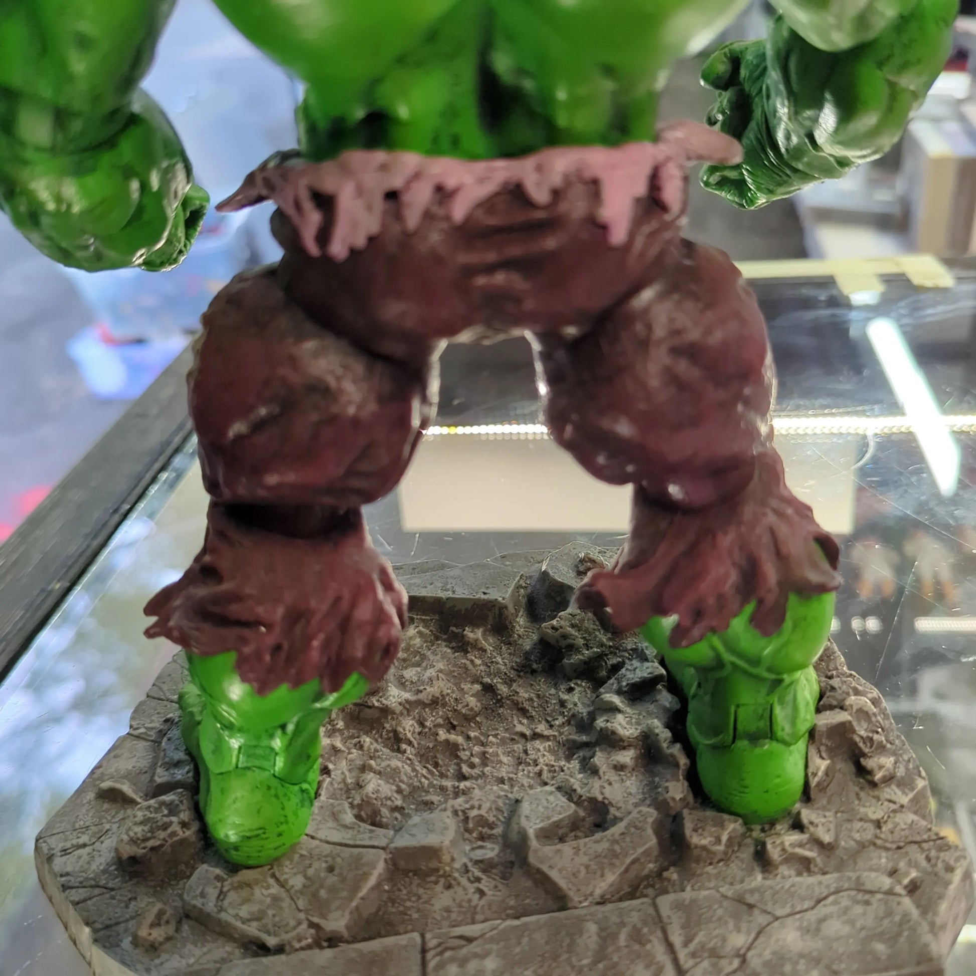 2013 DST Marvel Diamond Select Incredible RAMPAGING Hulk Figure 10"  WITH BASE FRENLY BRICKS - Open 7 Days