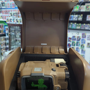 Fallout 4 -  Pip-Boy 3000 - Collectors Edition Replica W/Case *used* FRENLY BRICKS - Open 7 Days