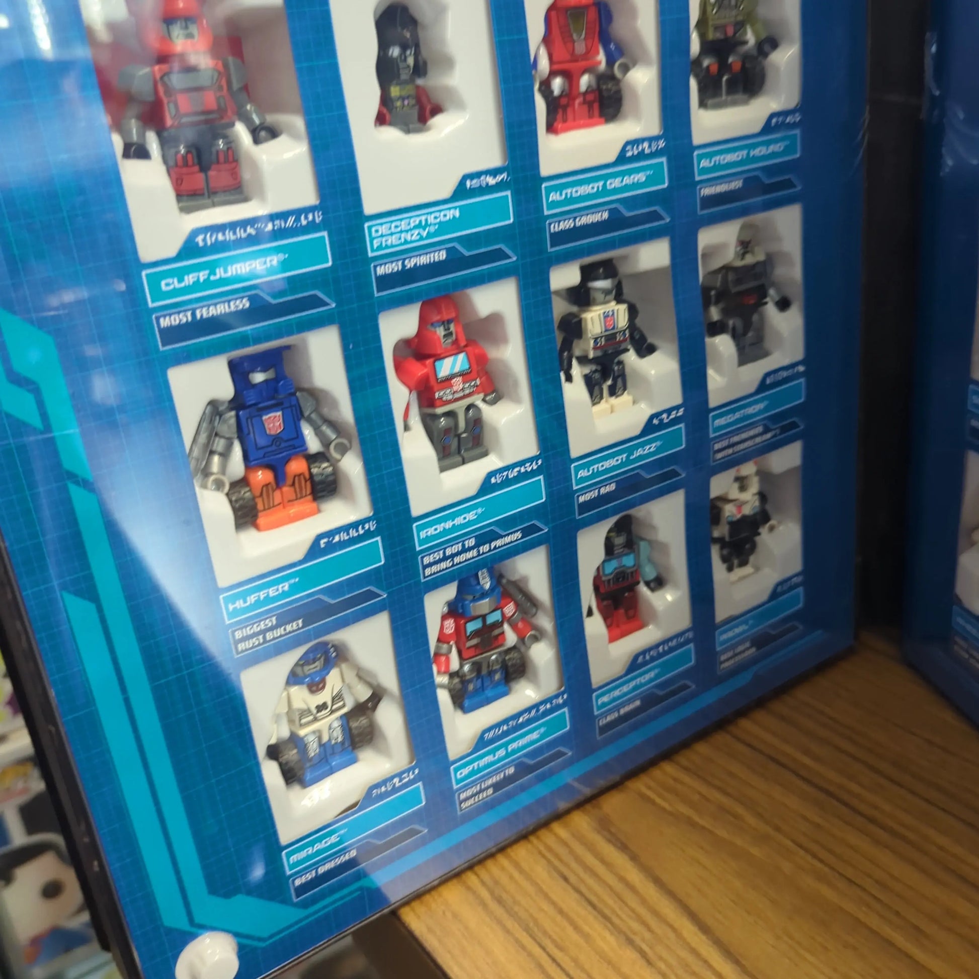 SDCC 2014 Hasbro Exclusive KRE-O Transformers Cybertron Kreon Class Of 1984 FRENLY BRICKS - Open 7 Days