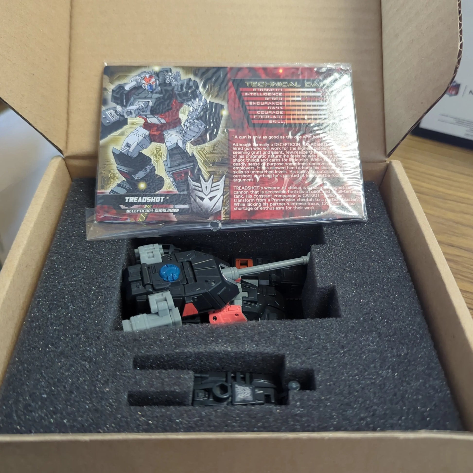 Treadshot 2014 BOTCON Transformer Figure in box FRENLY BRICKS - Open 7 Days