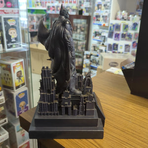 Batman Gotham Knight Collector's Statue Arkham Knight (statue only) dust on FRENLY BRICKS - Open 7 Days