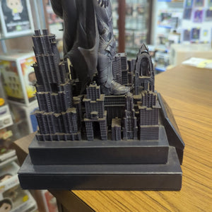 Batman Gotham Knight Collector's Statue Arkham Knight (statue only) dust on FRENLY BRICKS - Open 7 Days