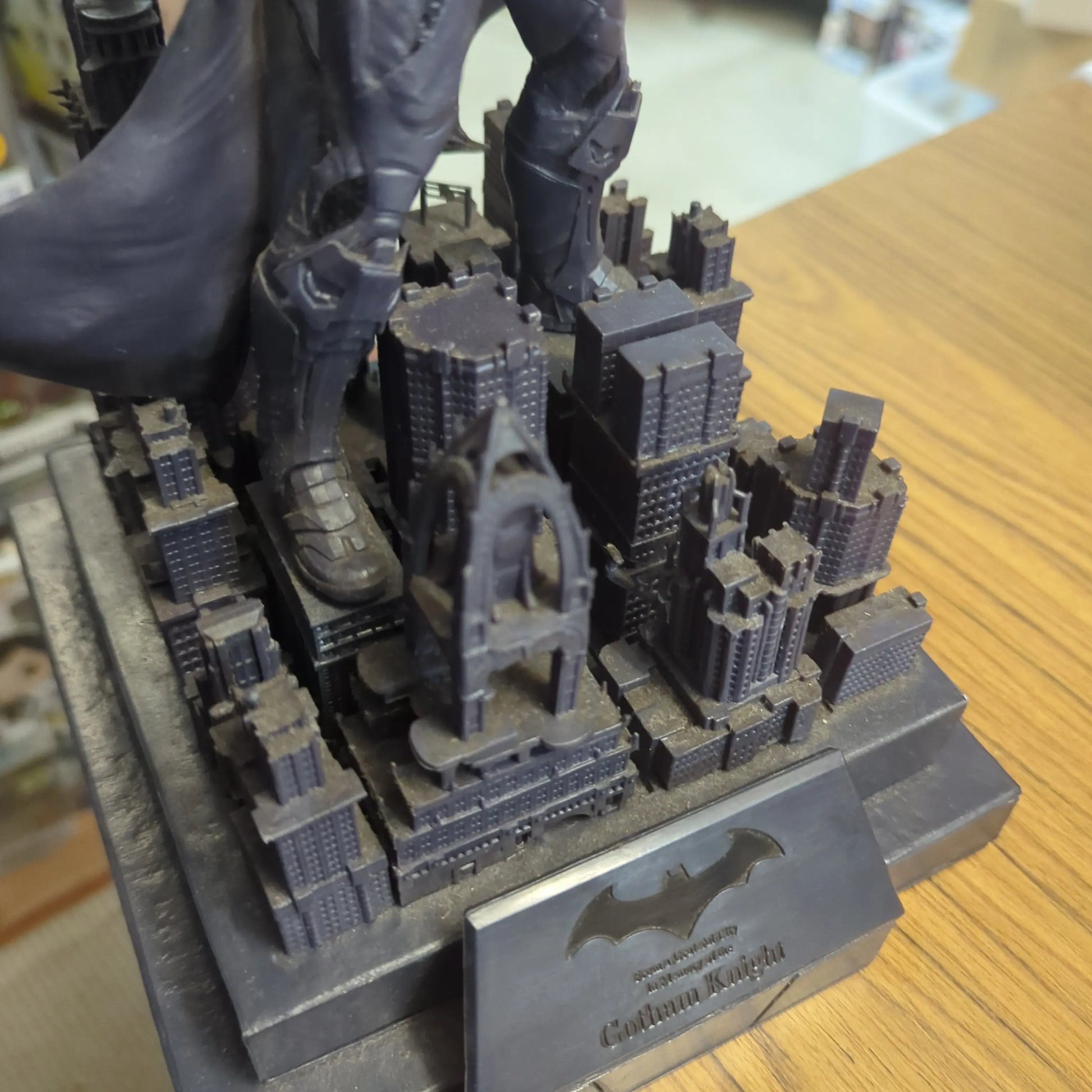 Batman Gotham Knight Collector's Statue Arkham Knight (statue only) dust on FRENLY BRICKS - Open 7 Days