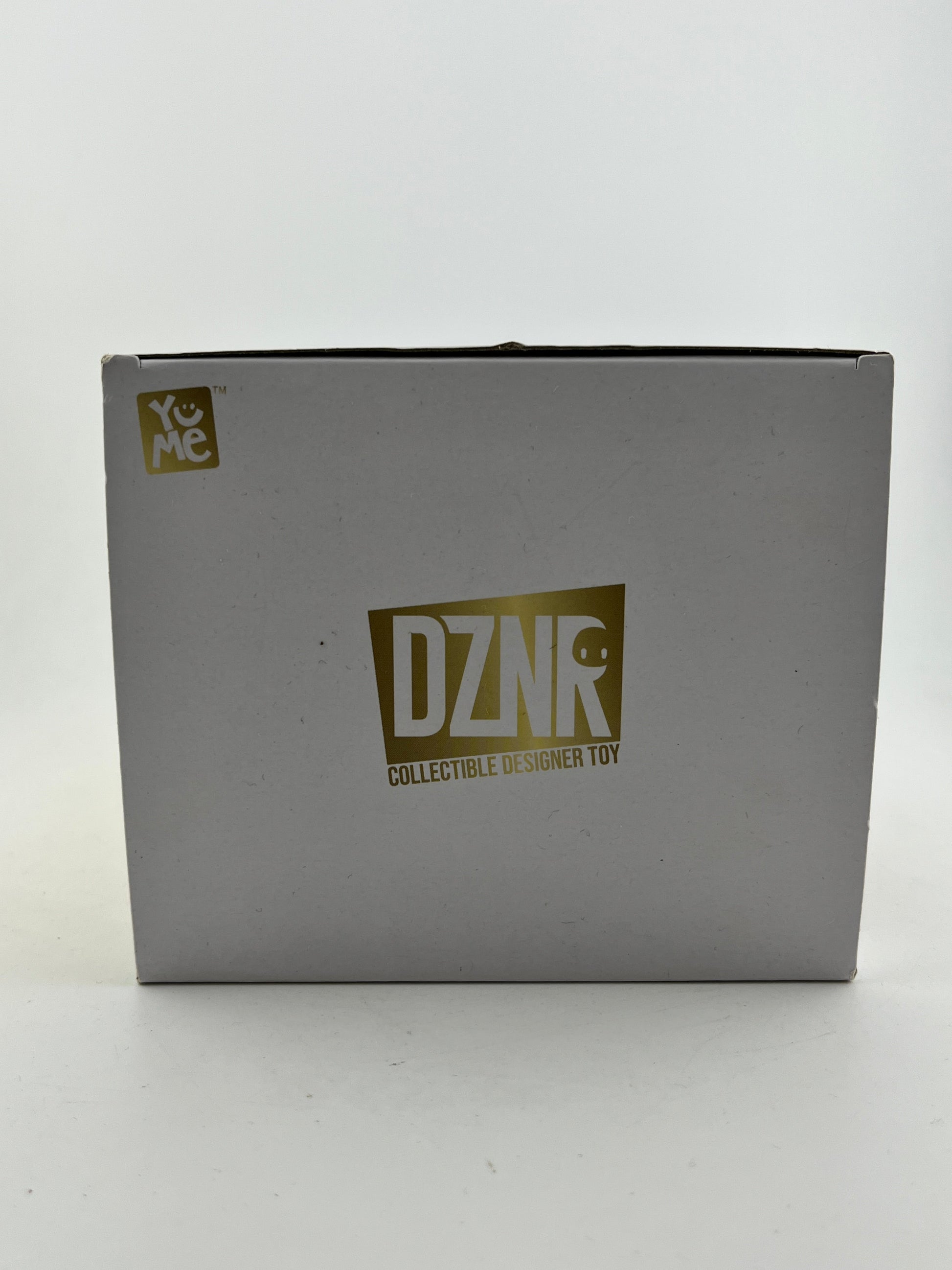 Hello Kitty DZNR Golden Edition Collectible -  New 50th Anniversary FRENLY BRICKS - Open 7 Days