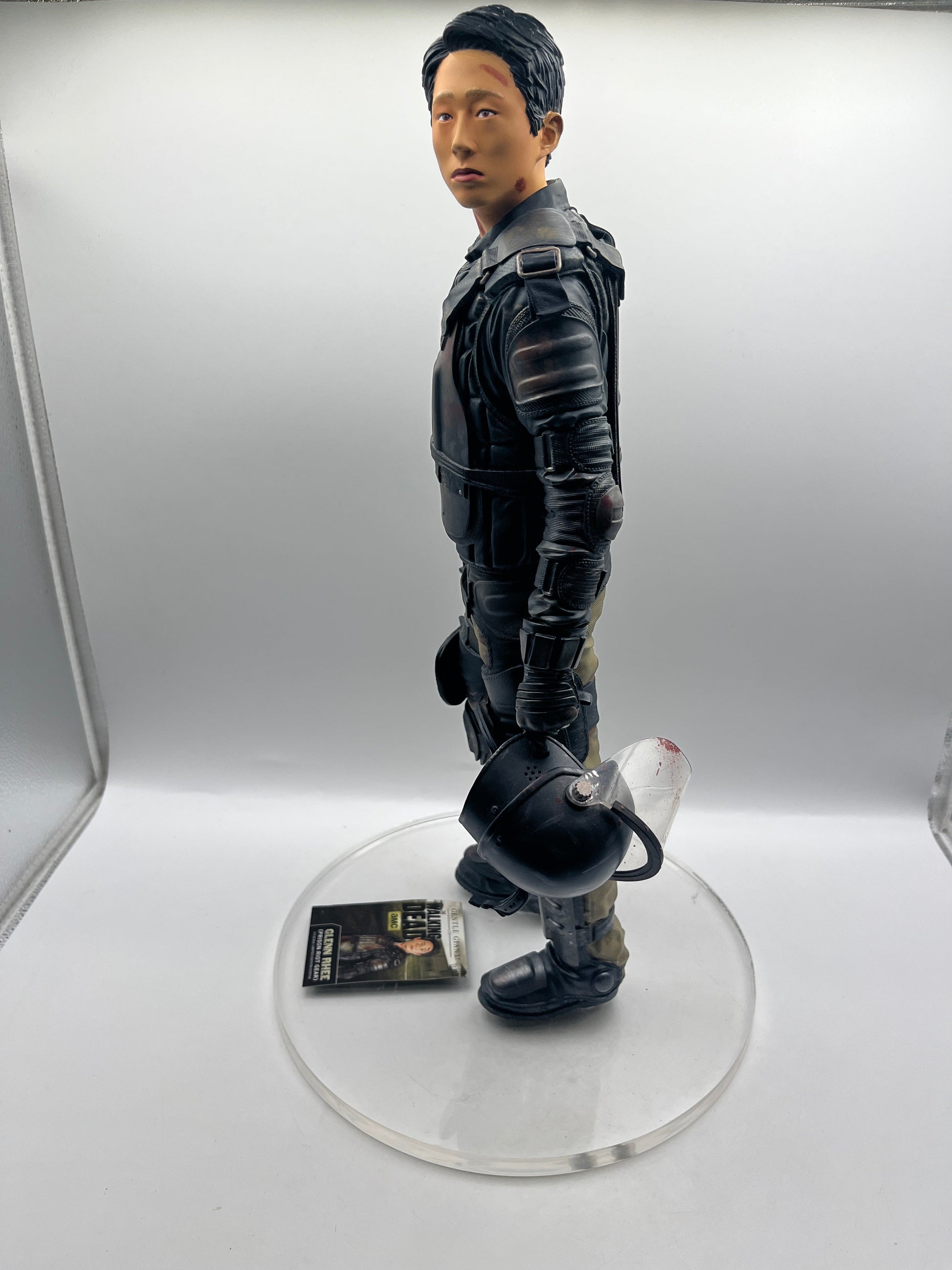 The Walking Dead Gentle Giant Glenn Rhee in Riot Gear 1:4 scale statue LE 29/260 FRENLY BRICKS - Open 7 Days