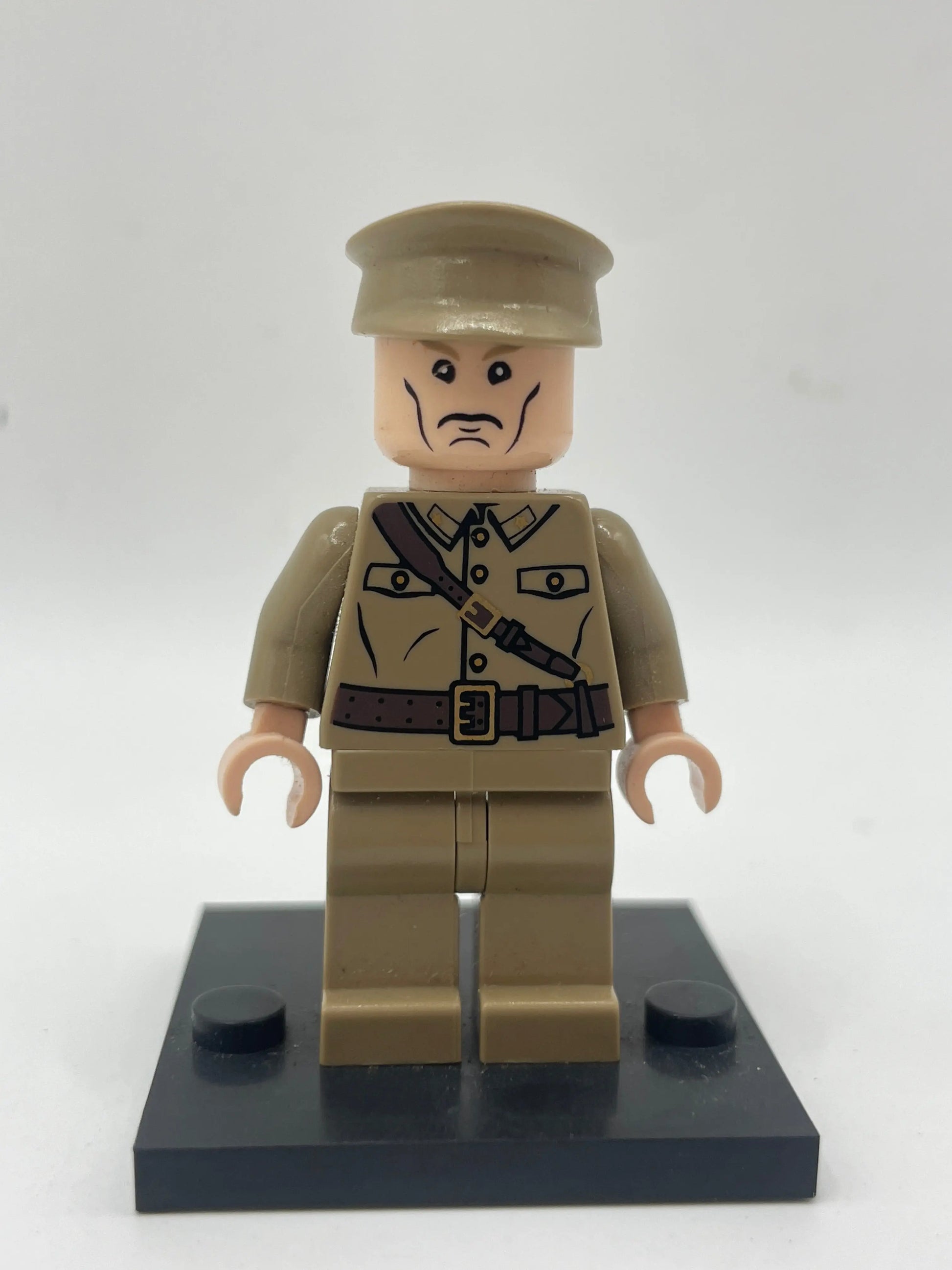 LEGO Minifigure Indiana Jones - iaj018 Colonel Dovchenko (Complete, Genuine) Read Description FRENLY BRICKS - Open 7 Days