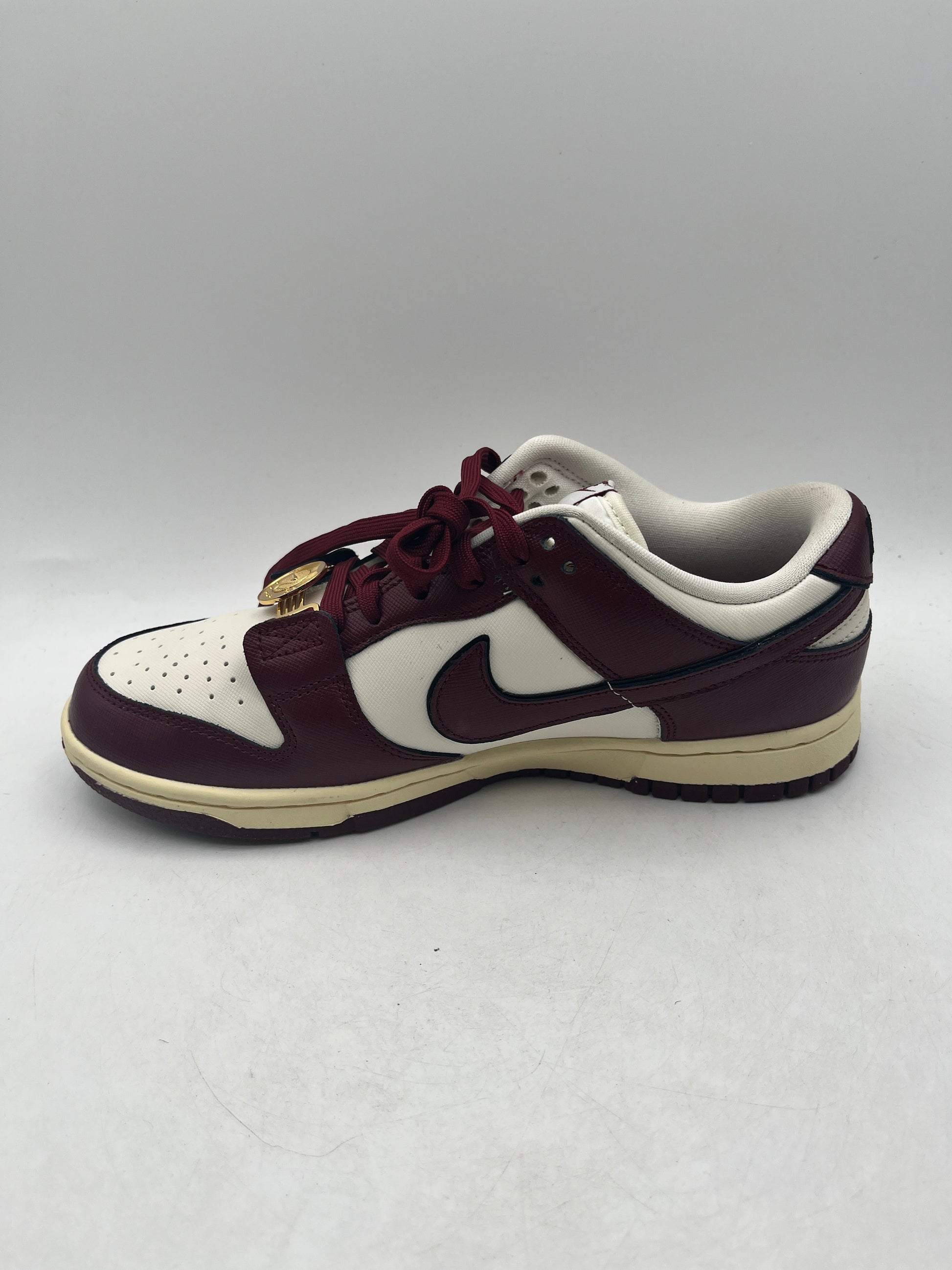 W Nike Dunk Low SE Sail/Team Red-Black-Muslin 'Team Red' DV1160-101 Size US 8.5 - Used FRENLY BRICKS - Open 7 Days