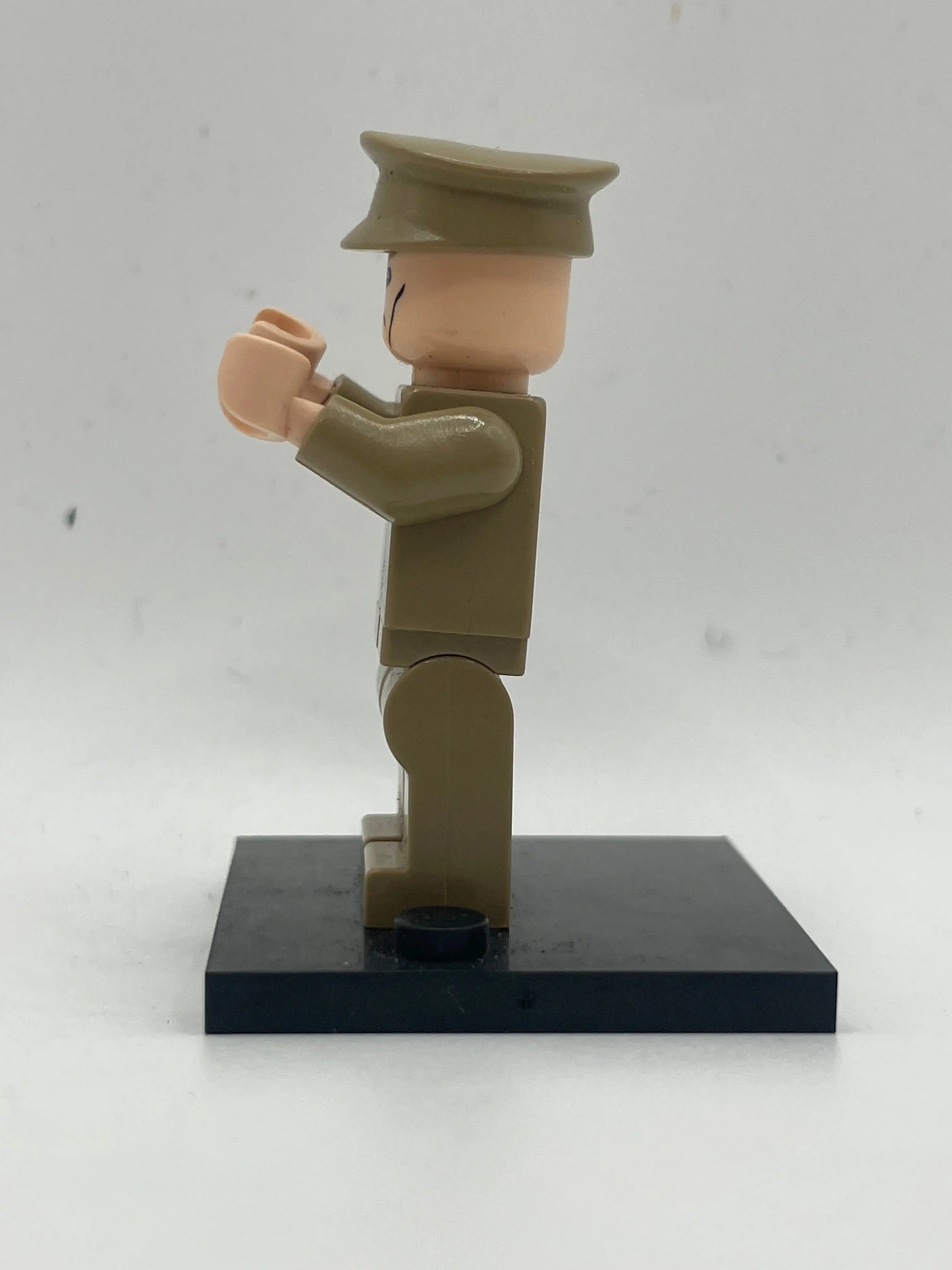LEGO Minifigure Indiana Jones - iaj018 Colonel Dovchenko (Complete, Genuine) Read Description FRENLY BRICKS - Open 7 Days