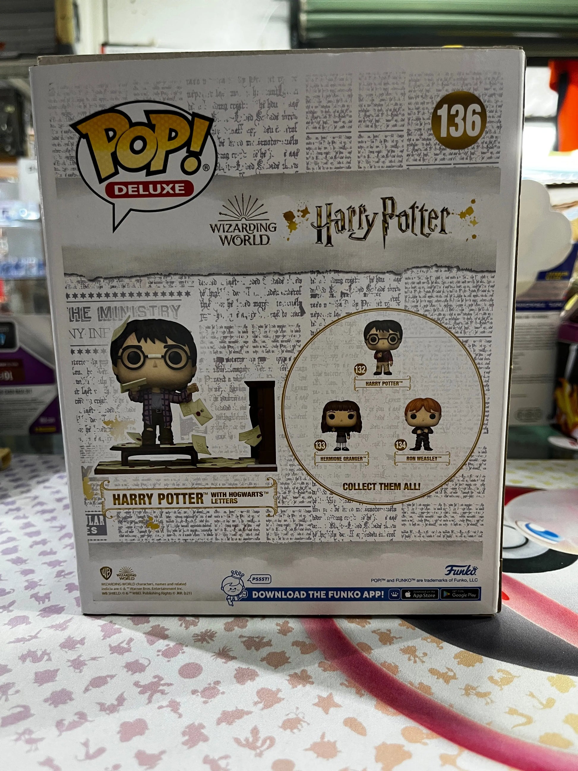 Funko Pop Vinyl Deluxe Harry Potter with Hogwarts letters #136 FRENLY BRICKS - Open 7 Days