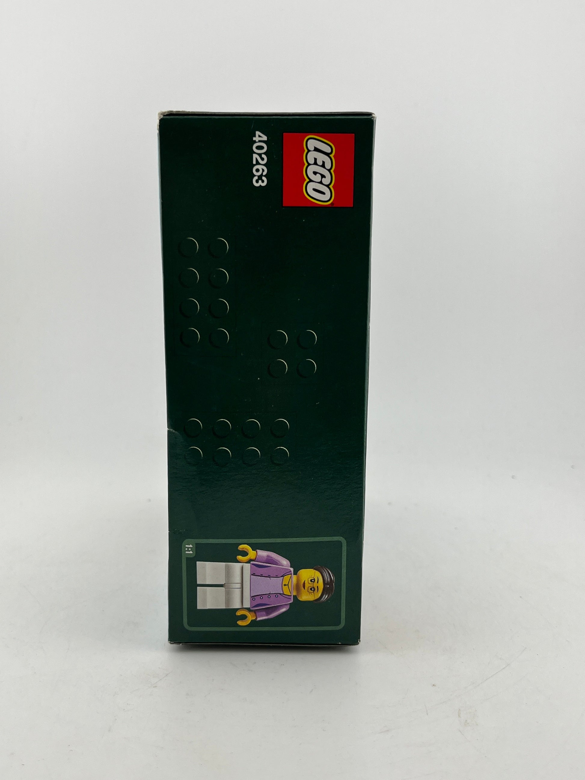 Lego Christmas - Town Square 40263 - Sealed FRENLY BRICKS - Open 7 Days