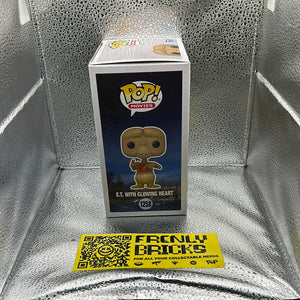 POP Vinyl 1258 Movies ET E.T. With Glowing Heart￼ FRENLY BRICKS - Open 7 Days