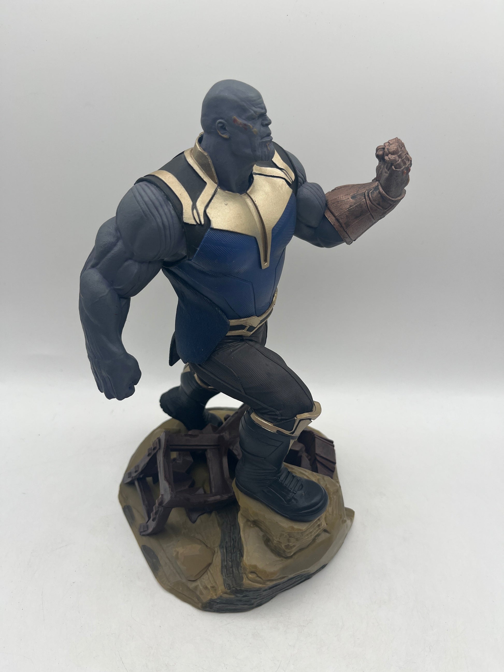 Marvel Gallery Avengers Infinity War THANOS PVC statue Diamond Gallery FRENLY BRICKS - Open 7 Days