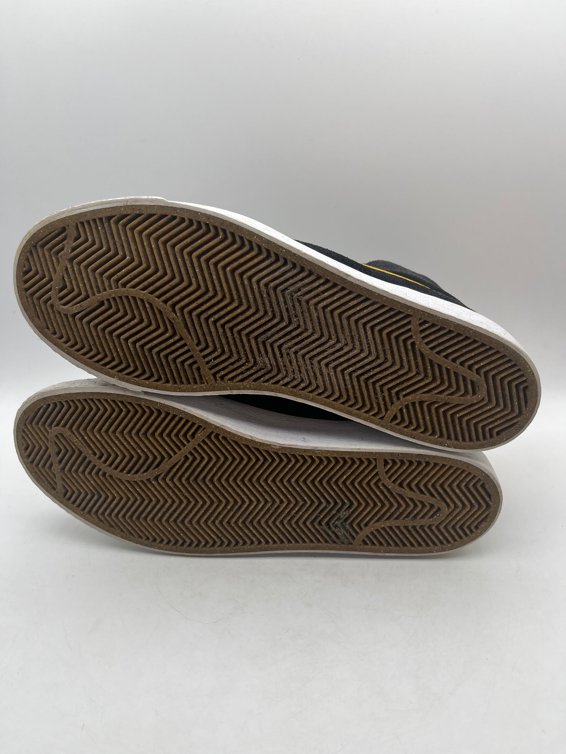 Nike Mens SB Zoom Blazer Mid 'Black University Gold' 864349 009 Size US11 FRENLY BRICKS - Open 7 Days