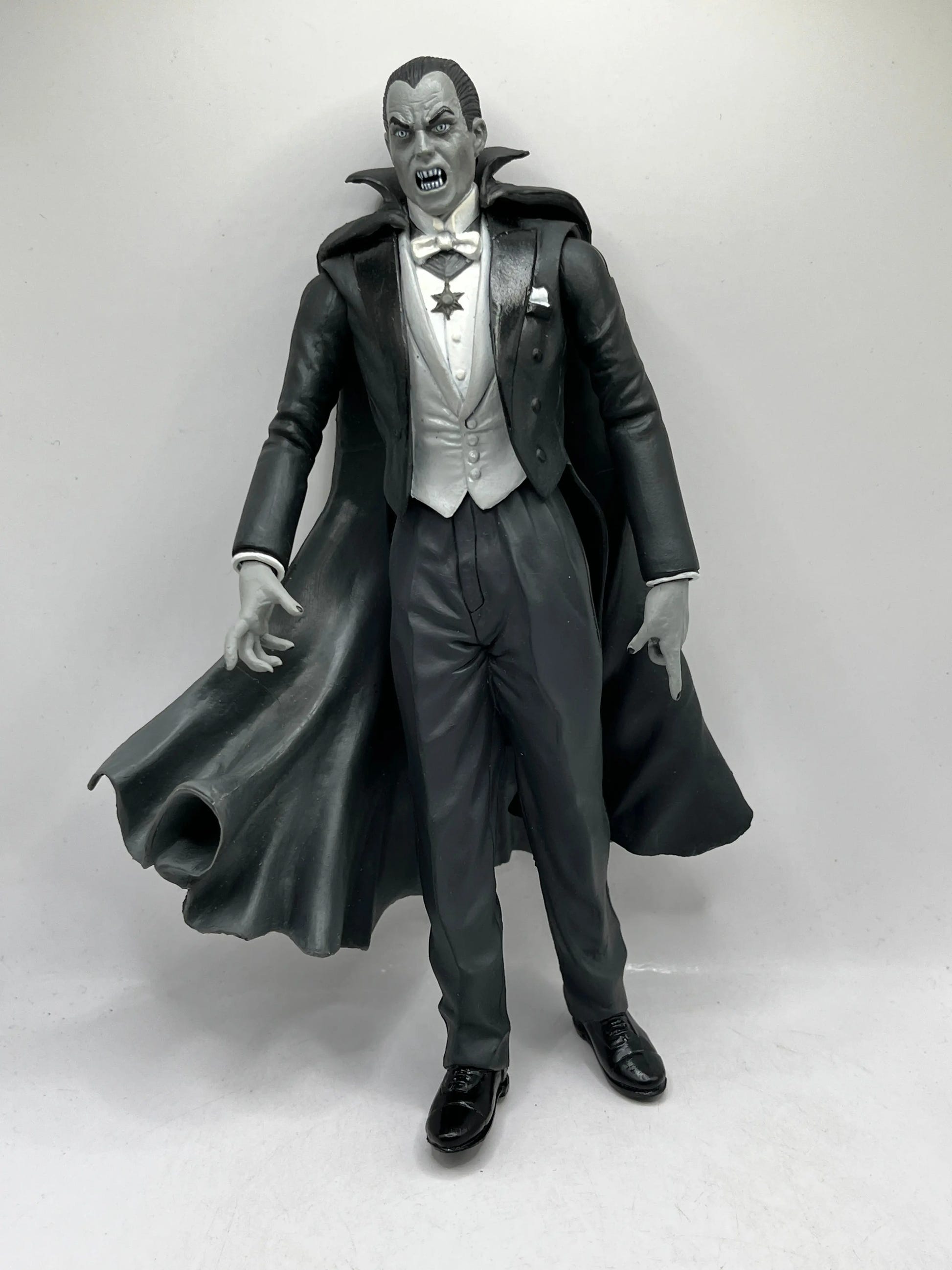 Universal Monsters Legacy Diamond Select Dracula 2012 Action Figure Statue - No Stand FRENLY BRICKS - Open 7 Days image 2