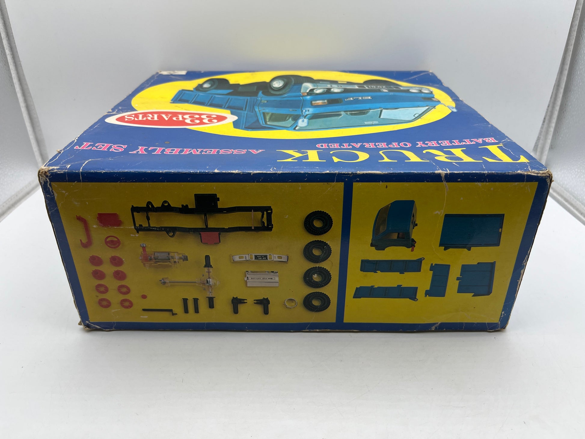 Daiya Japan 1:20 ISUZU ELF TRUCK Battery Operated Toy Car Kit`75 FRENLY BRICKS - Open 7 Days