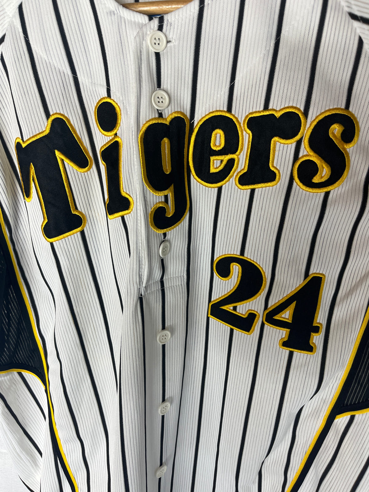 Nippon Baseball Hanshin Tigers "Hiyama #24" White Jersey Large, photo 2 image 2
