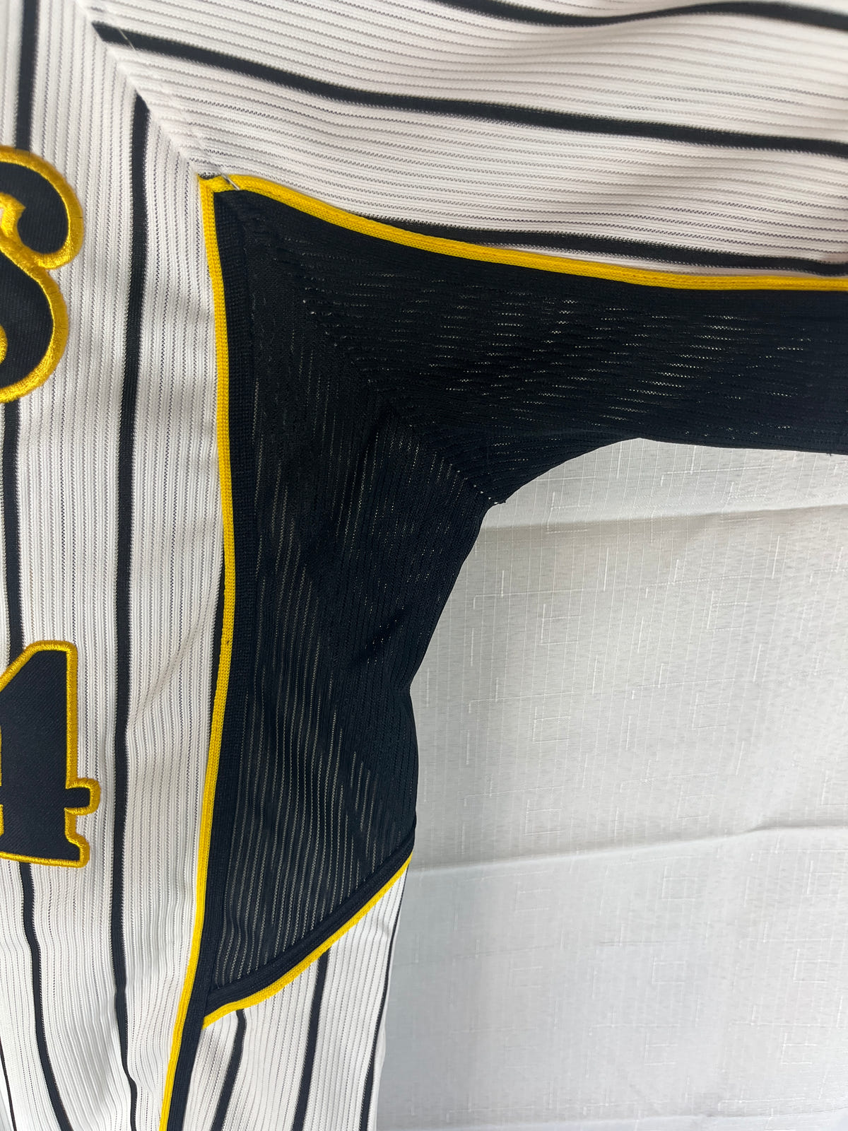 Nippon Baseball Hanshin Tigers "Hiyama #24" White Jersey Large, photo 3 image 3