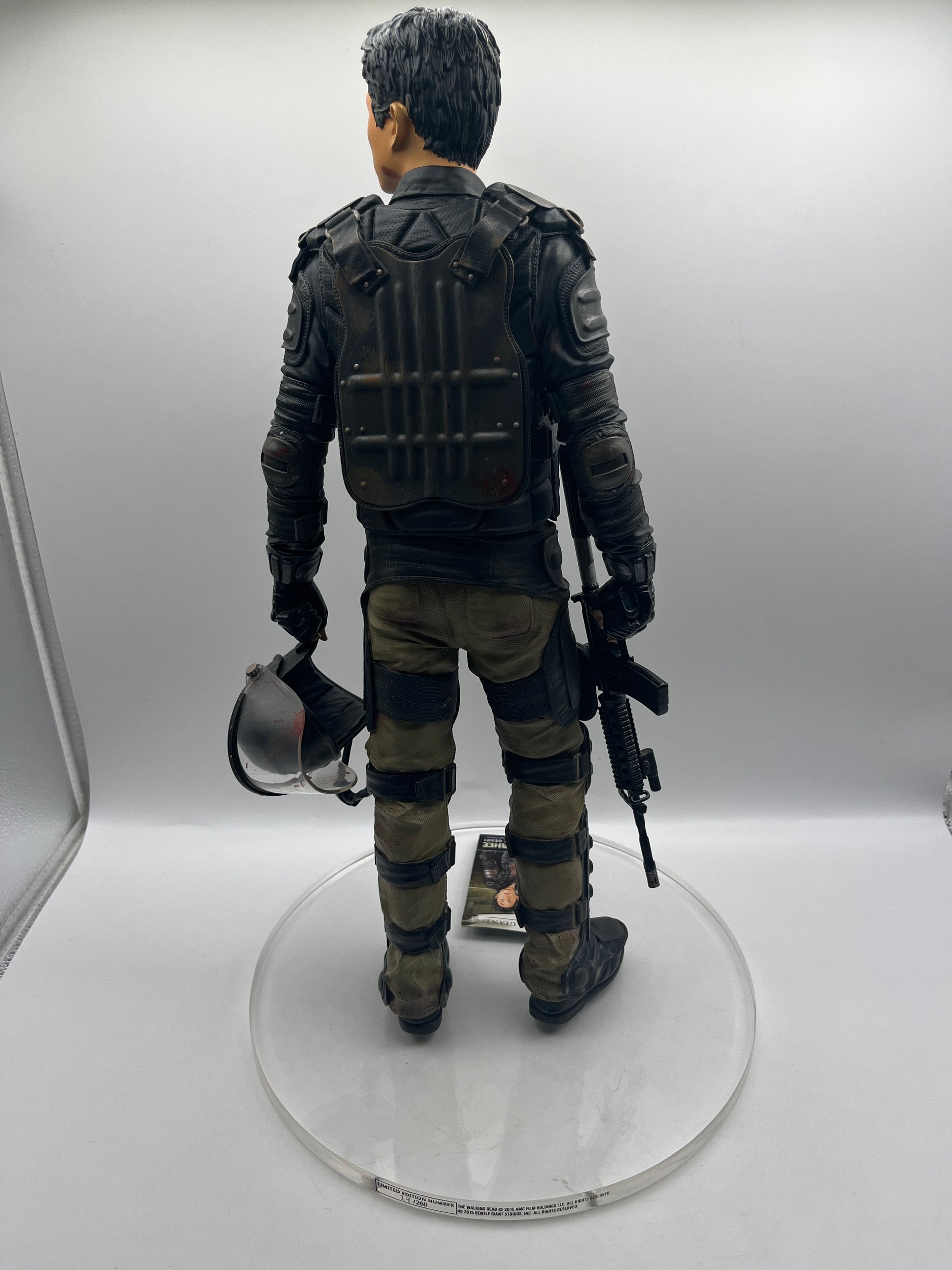 The Walking Dead Gentle Giant Glenn Rhee in Riot Gear 1:4 scale statue LE 29/260 FRENLY BRICKS - Open 7 Days