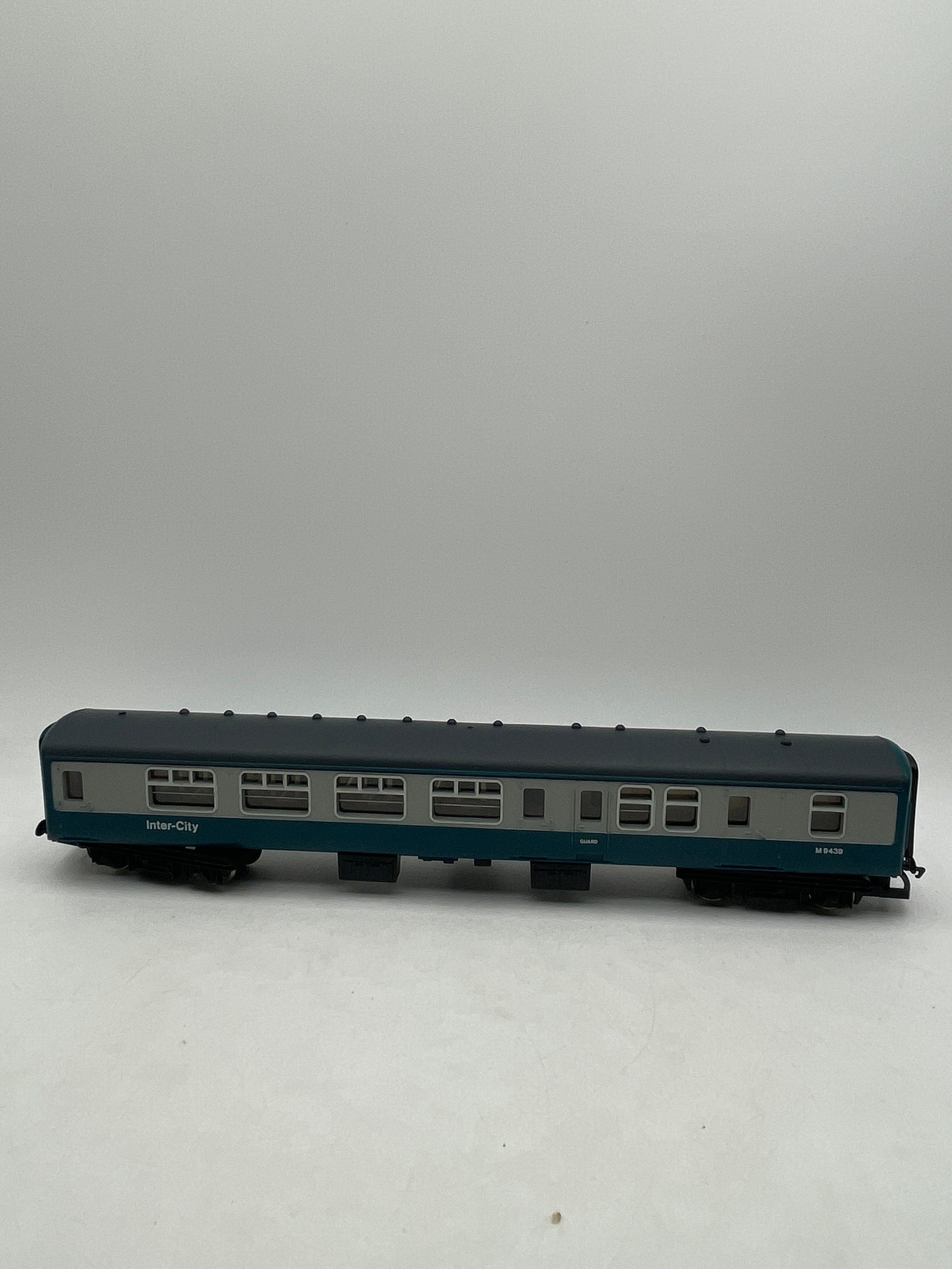Hornby R751 Class 37 Diesel Locomotive OO Gauge British Rail Blue 37 130 8H22 FRENLY BRICKS - Open 7 Days