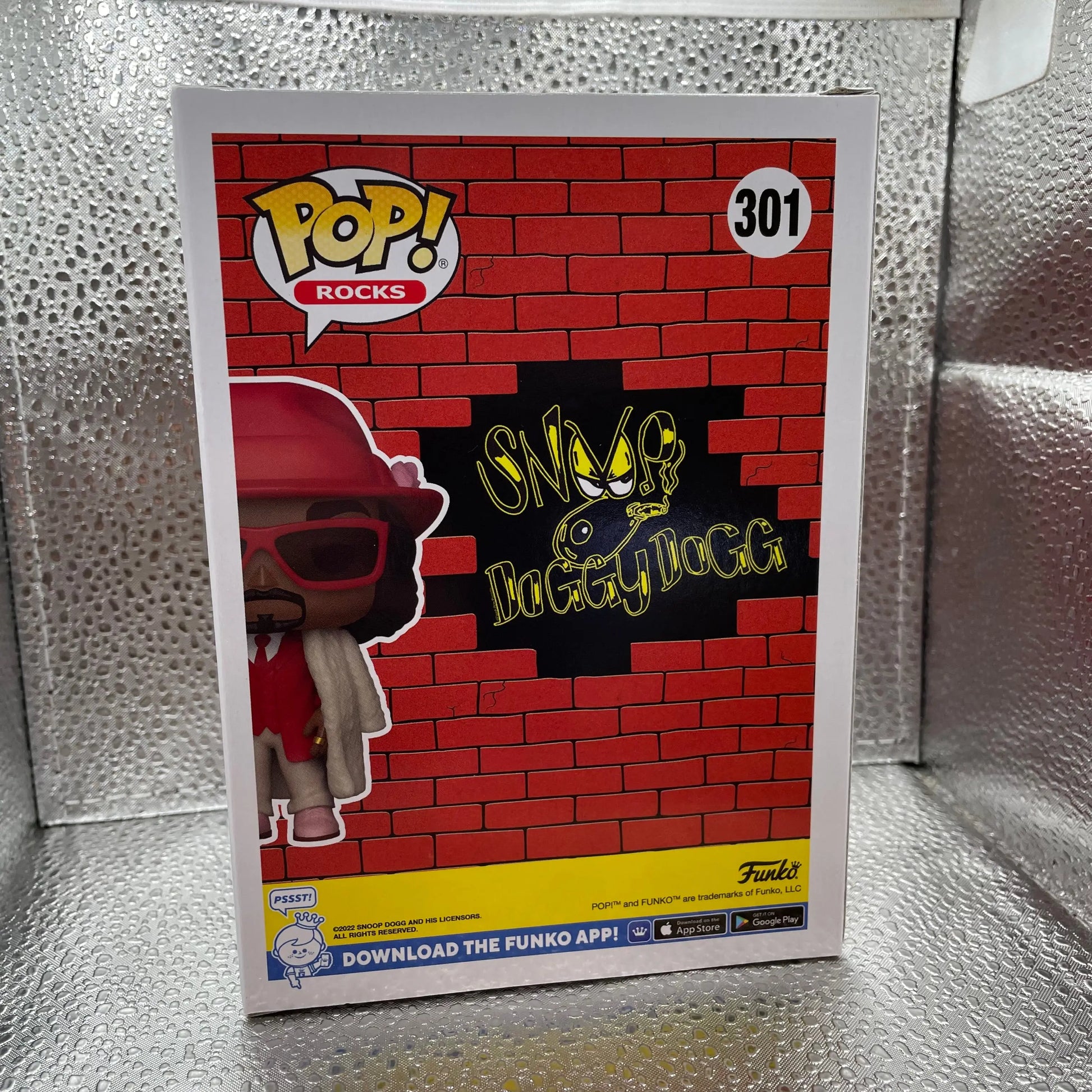 Snoop Dogg - Snoop Dogg in Fur Coat Pop! Vinyl Figure #301 FRENLY BRICKS - Open 7 Days