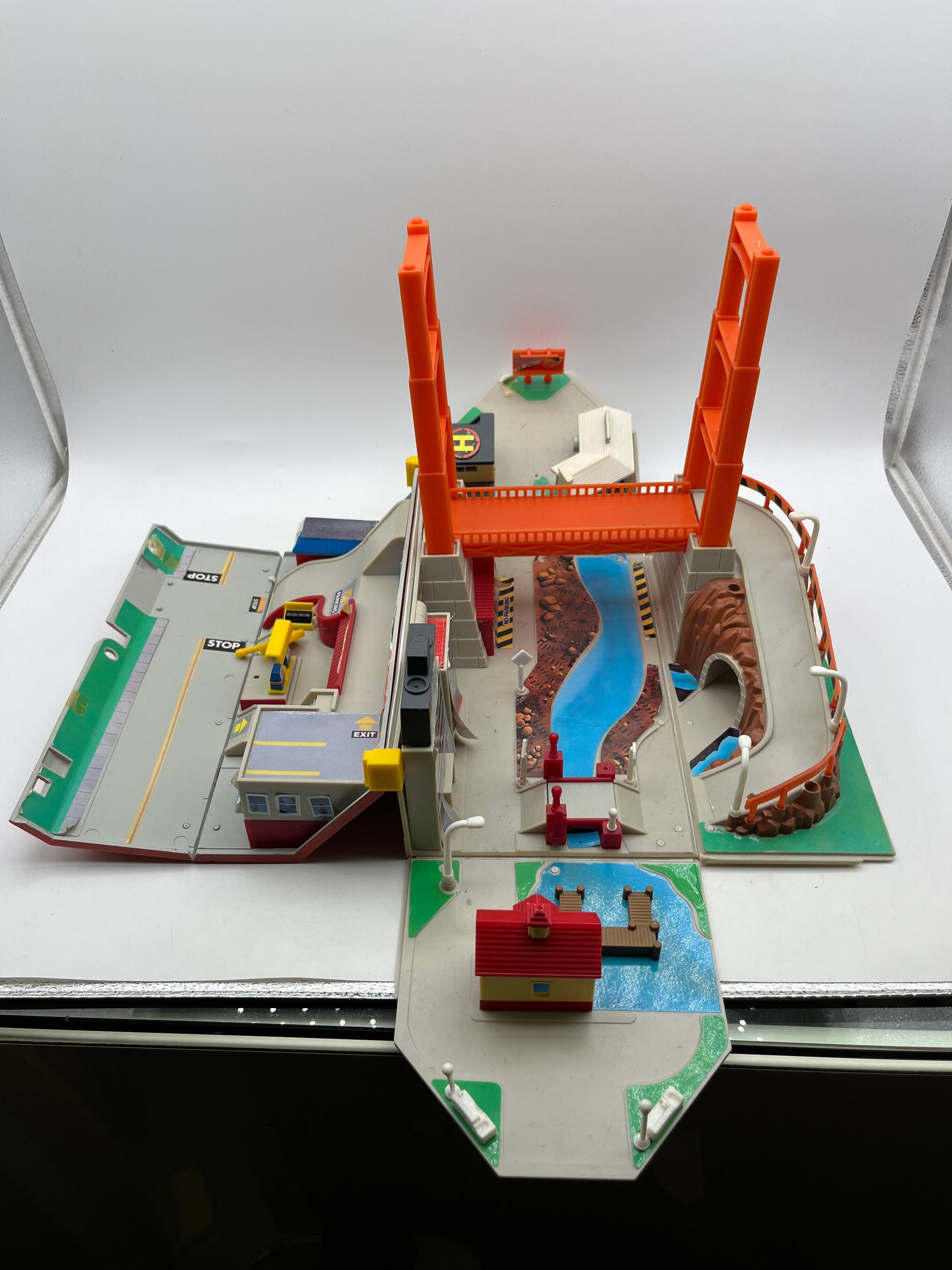 Micro Machines Galoob Super City Playset 1989 FRENLY BRICKS - Open 7 Days