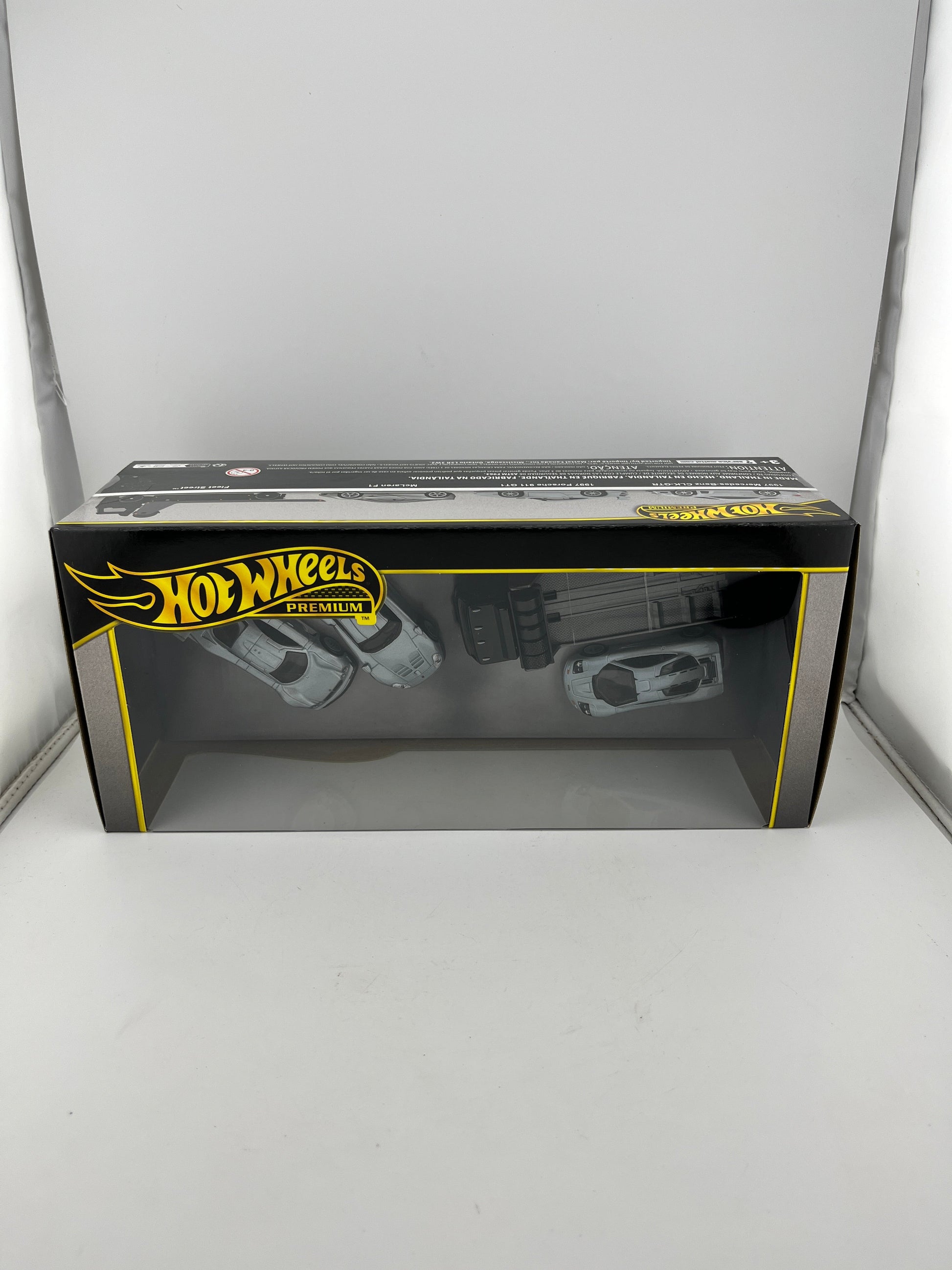 Hot Wheels Premium 90s Supercars Diorama: Porsche, McLaren, Mercedes-Benz FRENLY BRICKS - Open 7 Days