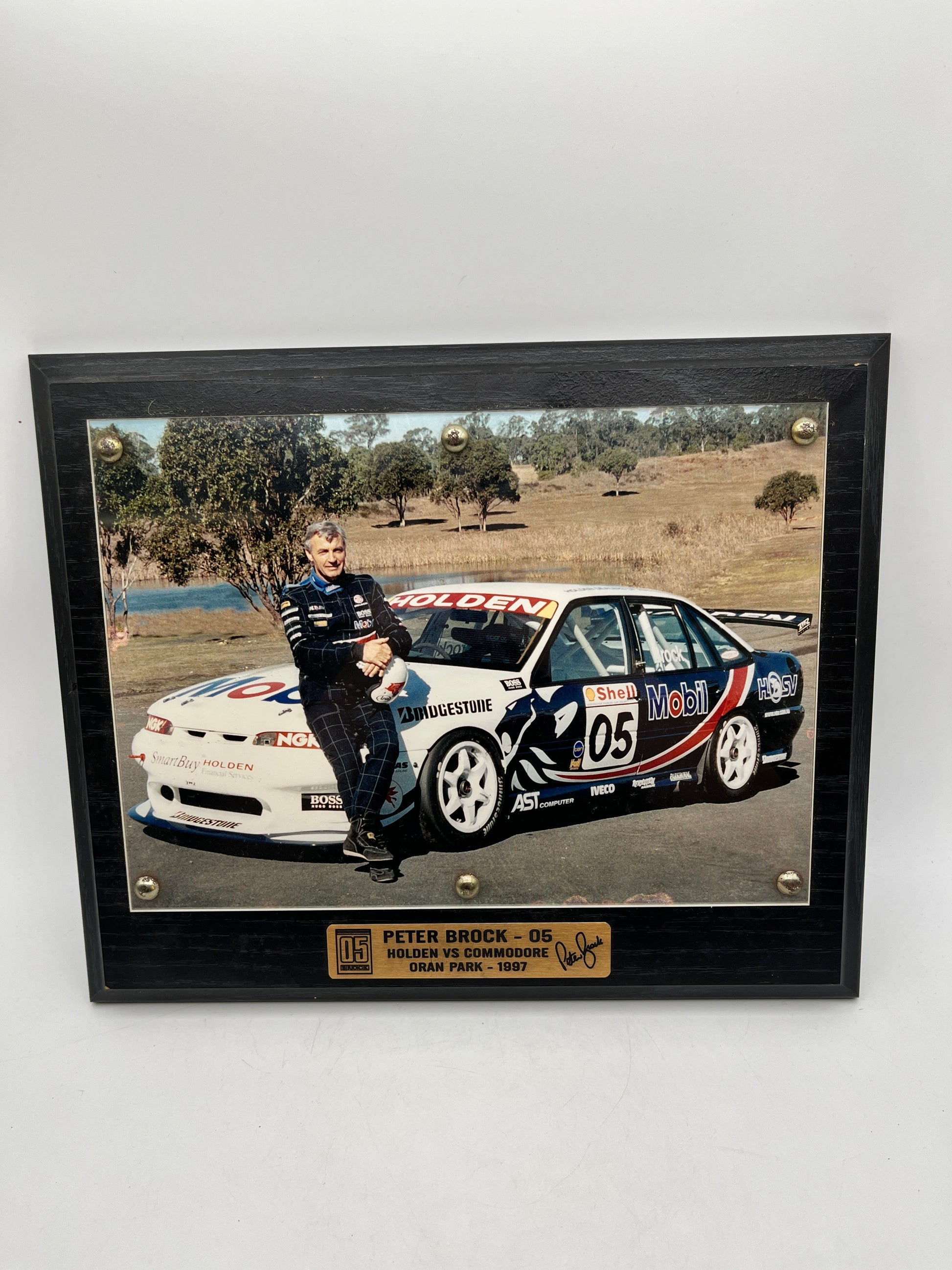 Holden Vs Commodore Signed Peter Brock - 05 Picture and Plaque - Oran Park 1997 FRENLY BRICKS - Open 7 Days