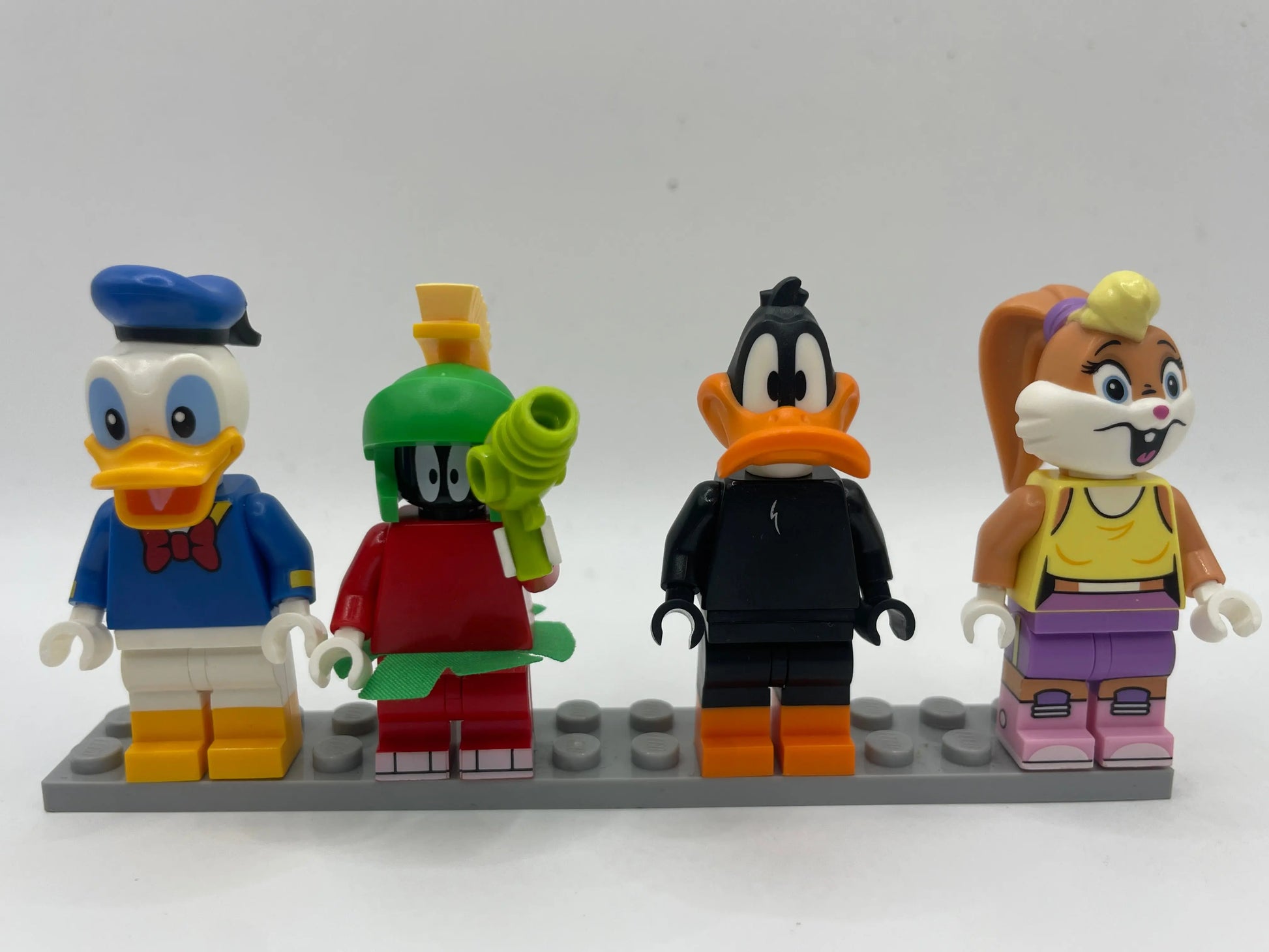LEGO Looney Tunes Minifigures - CMF Near Complete Set - (Genuine) FRENLY BRICKS - Open 7 Days