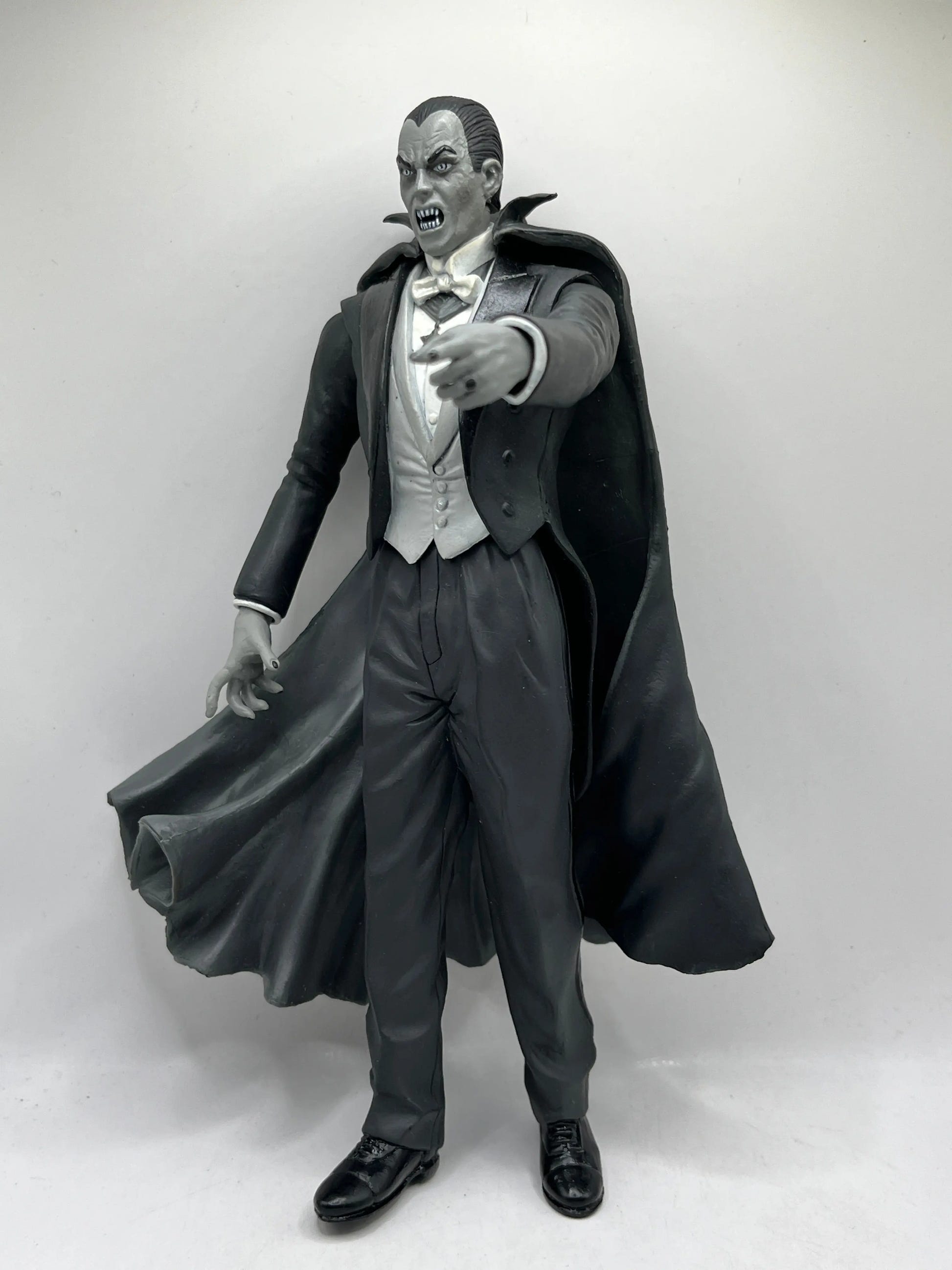 Universal Monsters Legacy Diamond Select Dracula 2012 Action Figure Statue - No Stand FRENLY BRICKS - Open 7 Days image 1