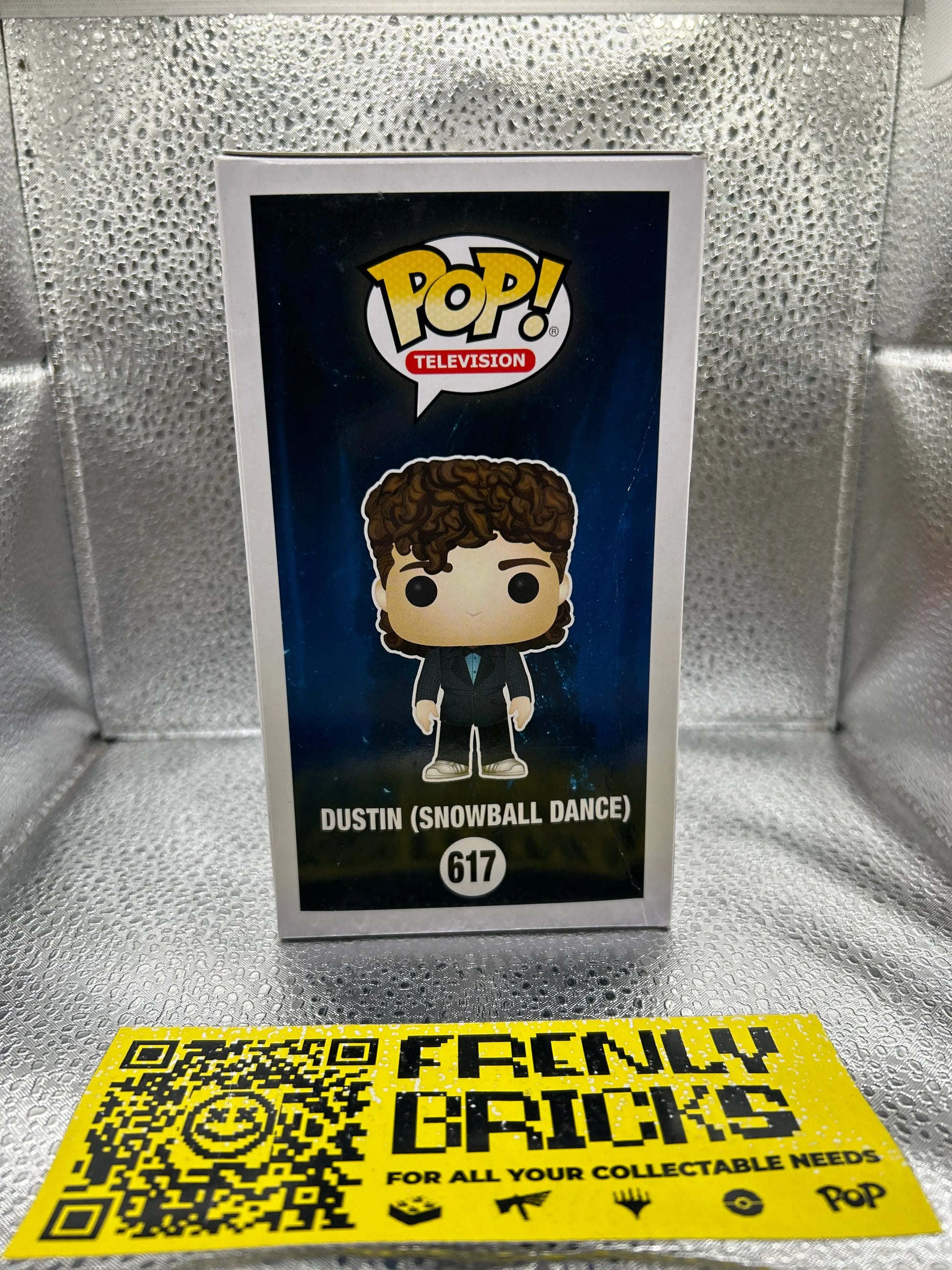 Pop Vinyl Stranger Things #617 Dustin (Snowball Dance) FRENLY BRICKS - Open 7 Days