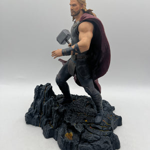 Diamond Select Toys Marvel Gallery Thor: Ragnarok Thor FRENLY BRICKS - Open 7 Days